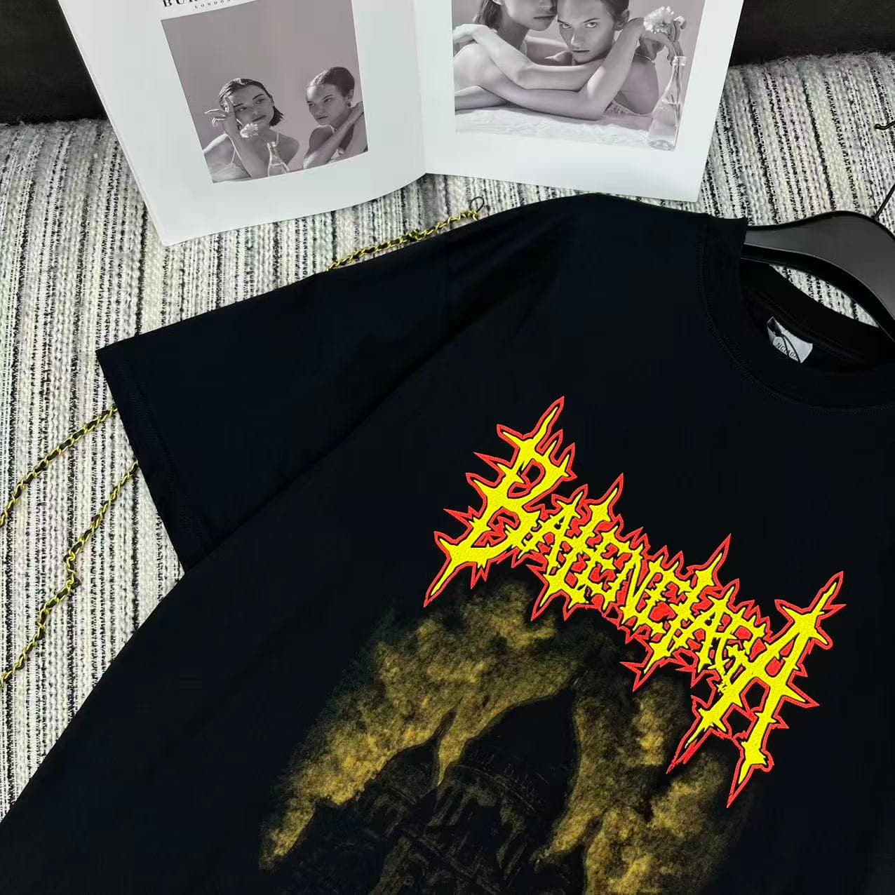 C18596 Highly recommended: 26 Spring/Summer collection 2024. BAL* Dark Sacred Church Cracked Print Crewneck Short Sleeve Loose Fit T-shirt – Extra large size SML — image 6