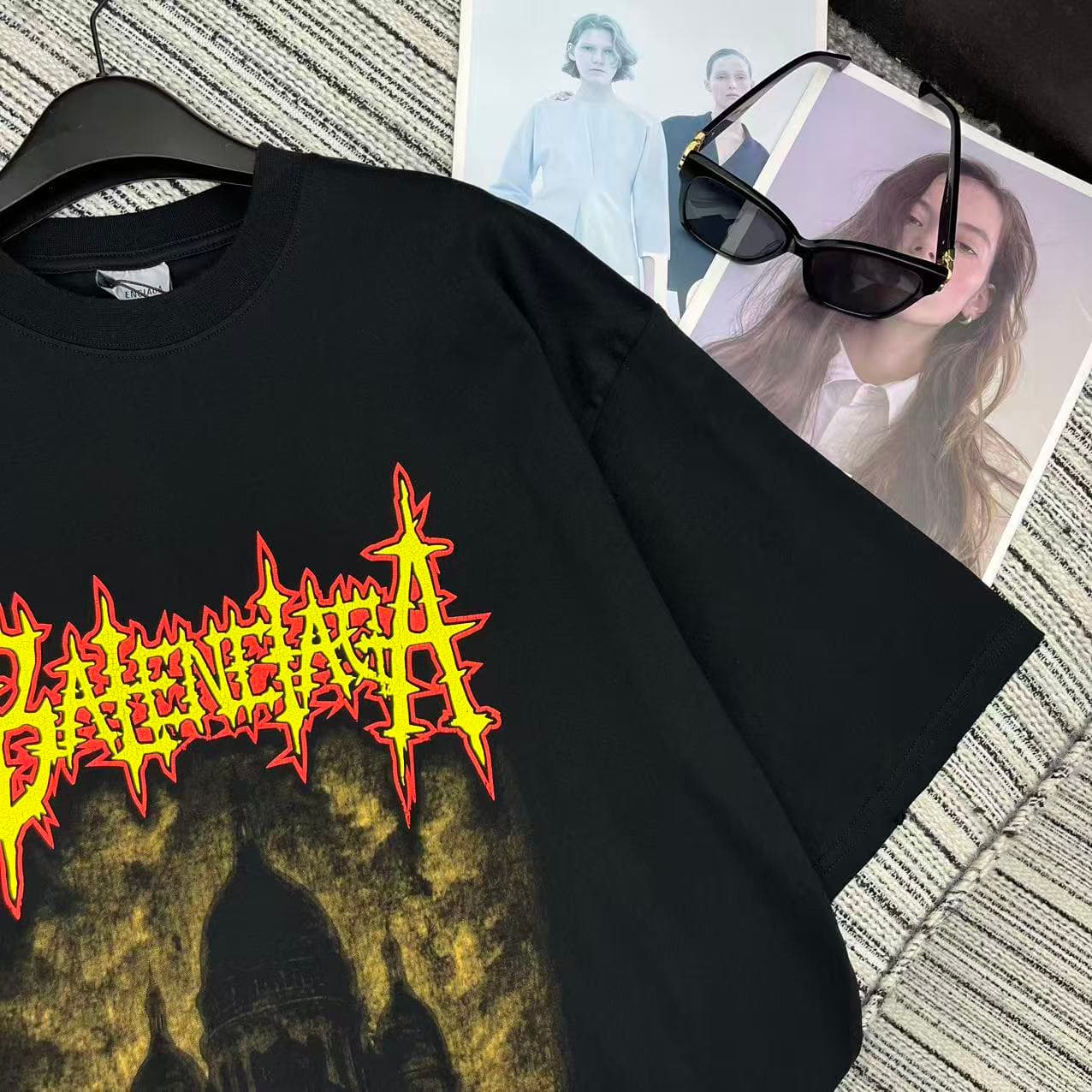 C18596 Highly recommended: 26 Spring/Summer collection 2024. BAL* Dark Sacred Church Cracked Print Crewneck Short Sleeve Loose Fit T-shirt – Extra large size SML — image 5