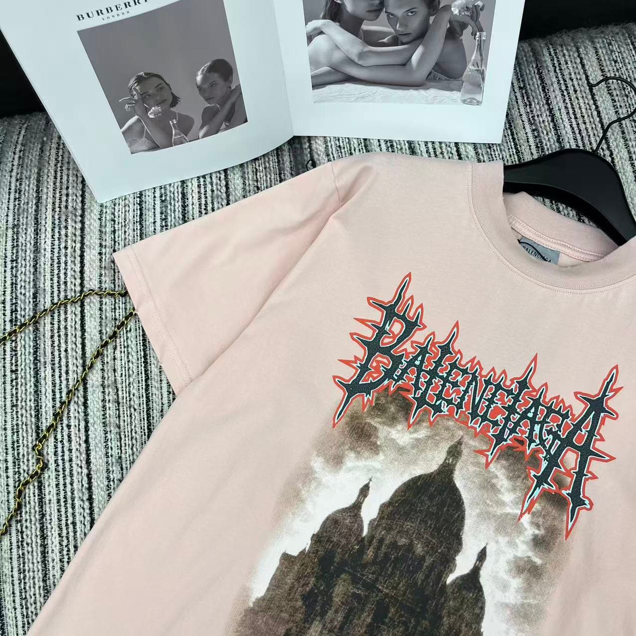 C18595 Highly recommended: 26 Spring/Summer collection 2024. BAL* Dark Holy Heart Cathedral Crackle Print crewneck short-sleeve T-shirt with relaxed fit – this is a smaller size. Unisex SML model. — image 3