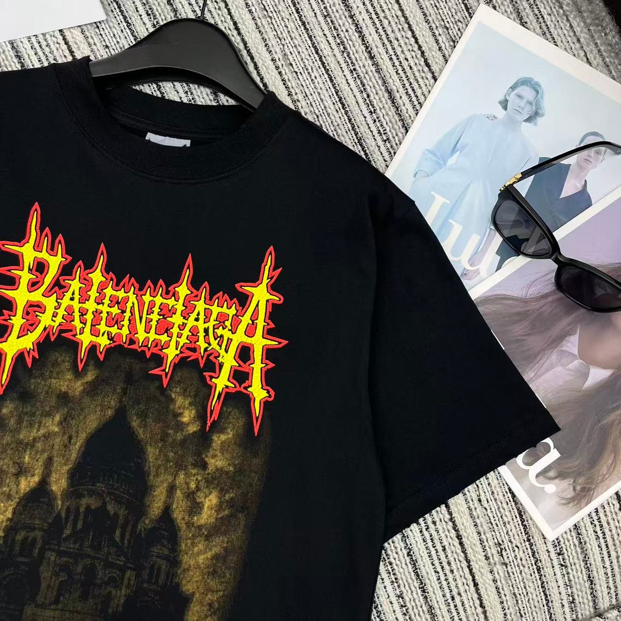C18594 Highly recommended: 26 Spring/Summer collection 2024. BAL* Dark Holy Heart Cathedral Crackle Print Round Neck Short Sleeve Loose Fit T-shirt – This is a smaller size. Unisex SML version. — image 5
