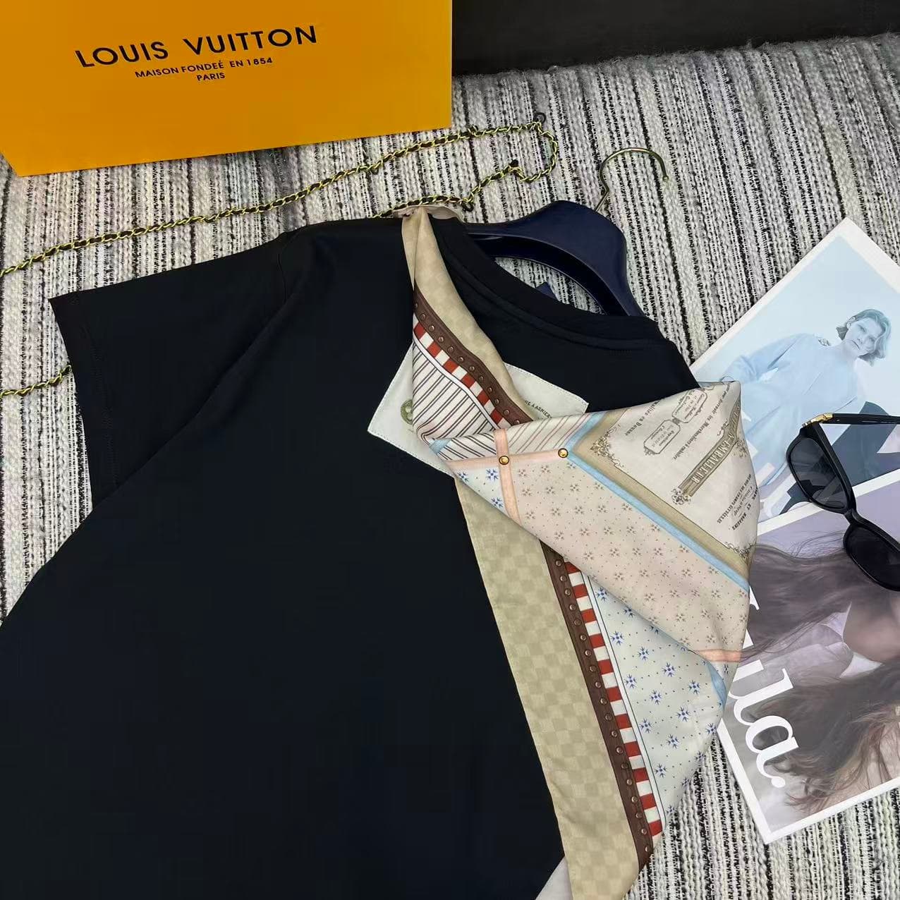 C18593 Highly recommended: 26 Spring/Summer collection. LOU* new-style printed scarves, round-necked short-sleeve T-shirts – two sizes: SML — image 6