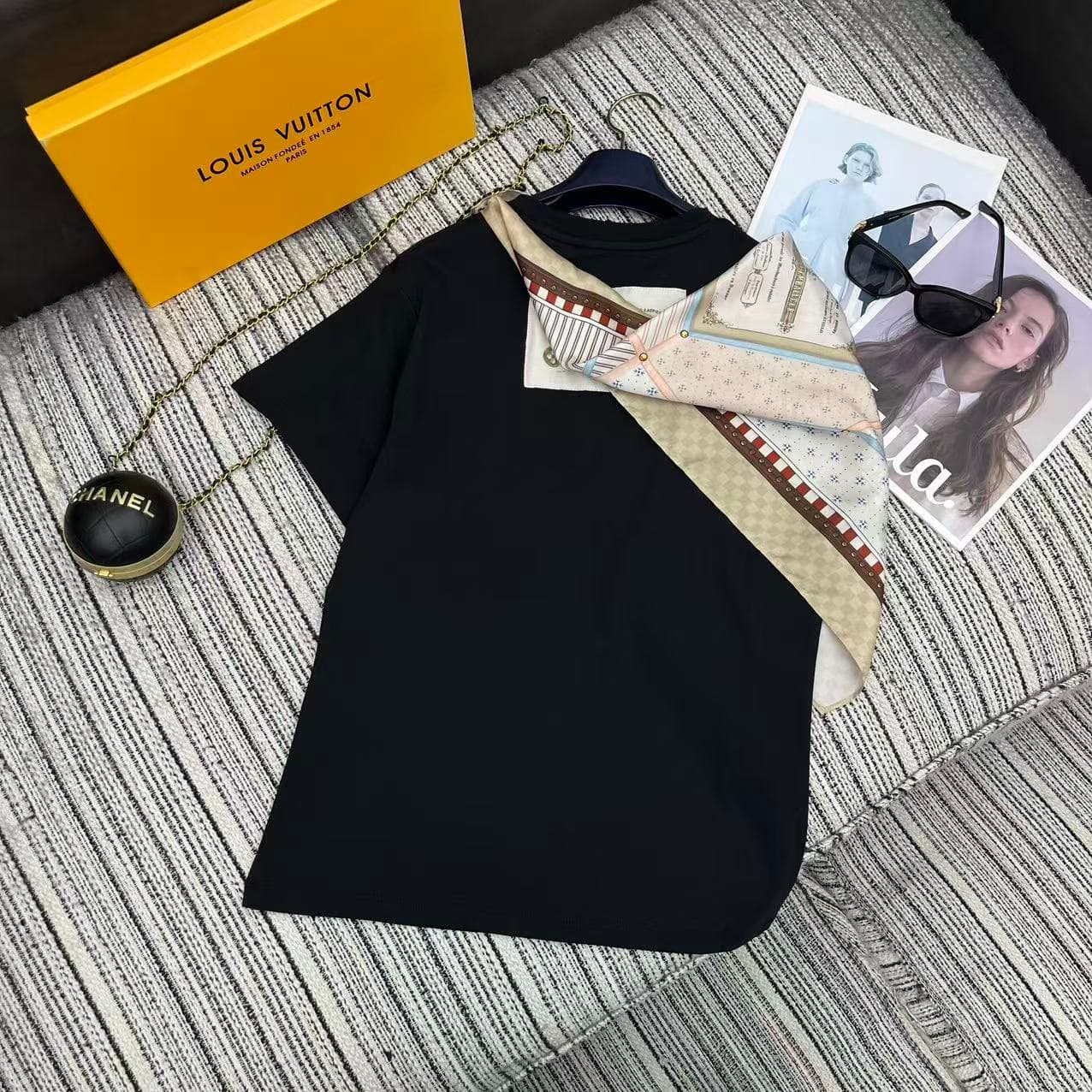 C18593 Highly recommended: 26 Spring/Summer collection. LOU* new-style printed scarves, round-necked short-sleeve T-shirts – two sizes: SML — image 5