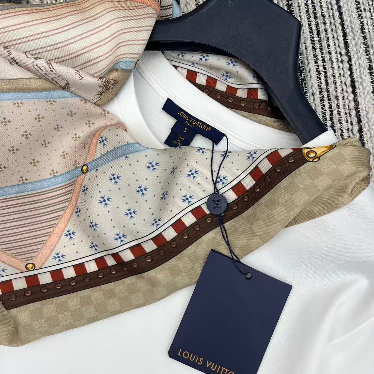 C18592 Highly recommended: 26 Spring/Summer collection. LOU* new design embroidered scarf, round neck short-sleeve T-shirt – two sizes SML. — image 6