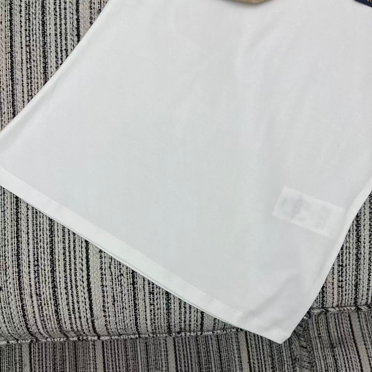 C18592 Highly recommended: 26 Spring/Summer collection. LOU* new design embroidered scarf, round neck short-sleeve T-shirt – two sizes SML. — image 5