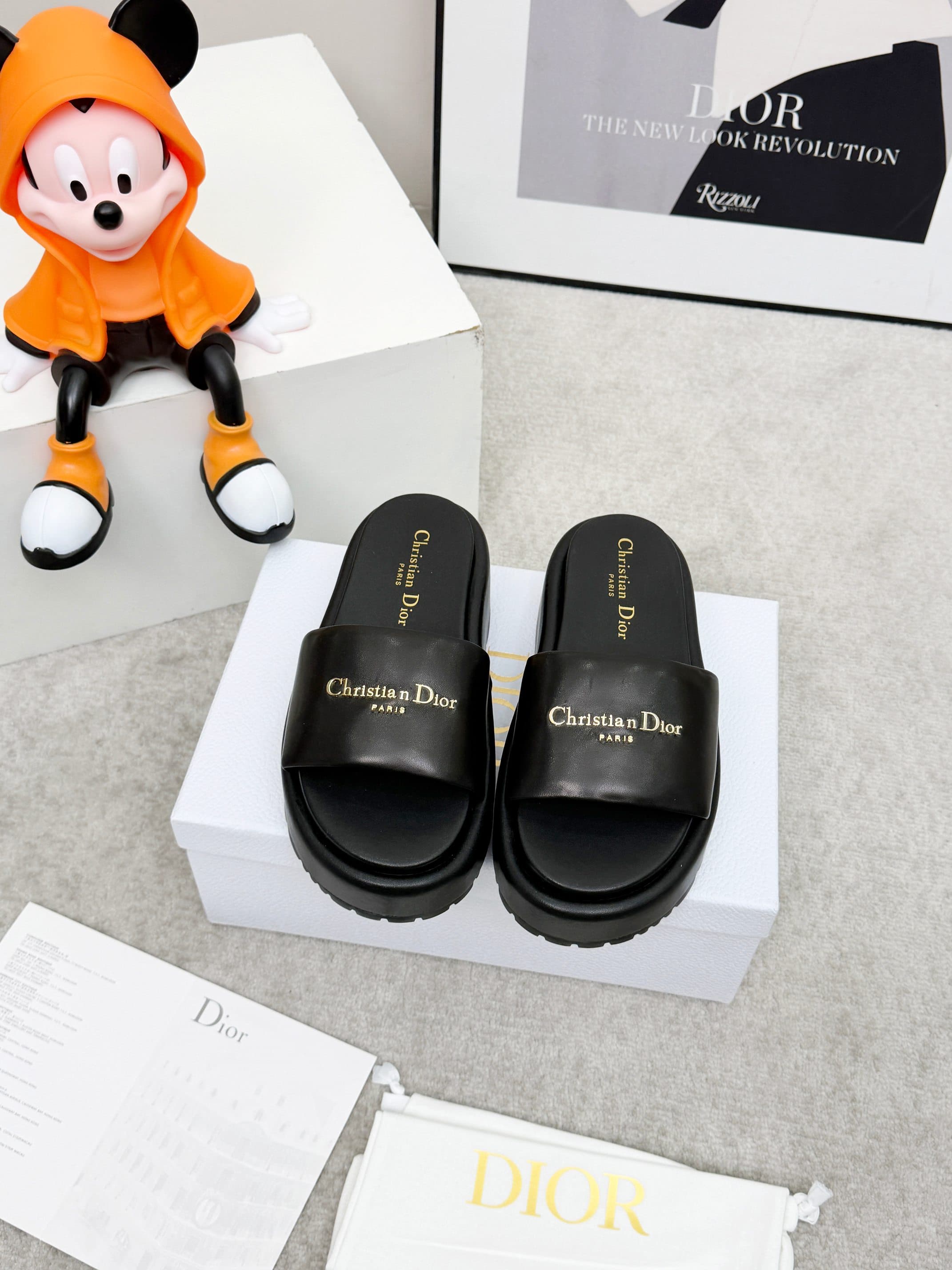 D5850 🔥 Dior Spring/Summer show: New upgraded collection. Classic thick-soled slippers. Original model 1: developed by 1. Soft and delicate texture, extremely comfortable. Versatile design. Original foam sole 💝💝💝 Easy to wear,🌷🌷 — image 8