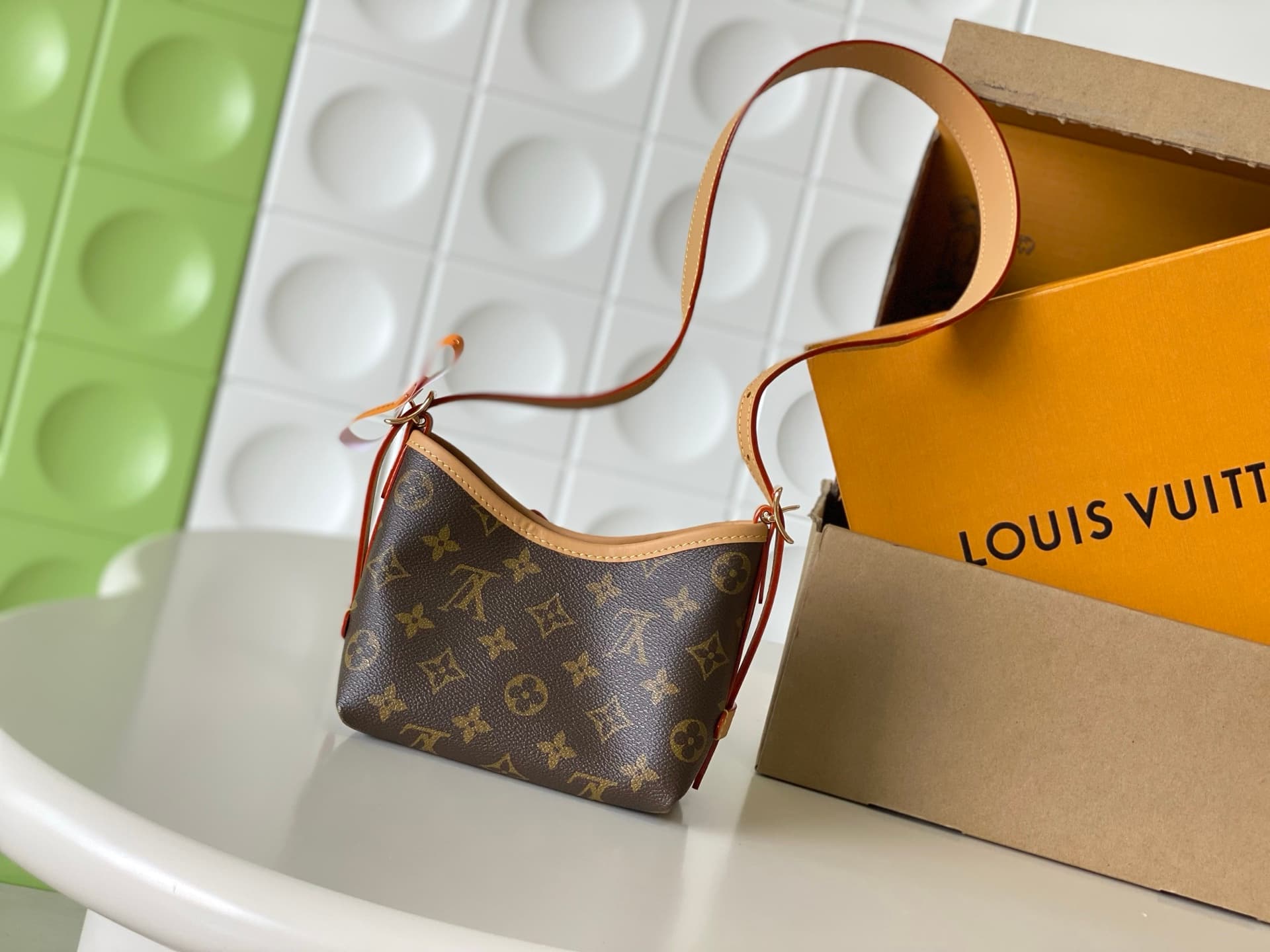 C5111 [Top-tier Enhanced Version] All-steel hardware, 163C01 variable code chip, genuine product development, matching leather material from specialty stores. Model: M2A711. This Nano CarryAll handbag brings a fresh take on everyday classics with its eleg — image 3