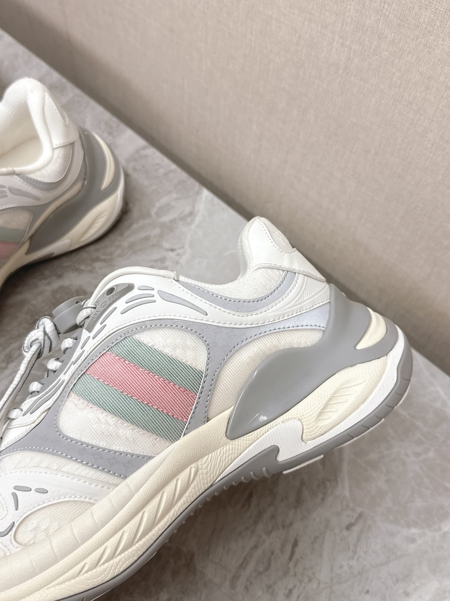 D6919 Gucci 2.0 sneakers, pair of shoes, vintage/retro, casual shoes, running shoes — image 7