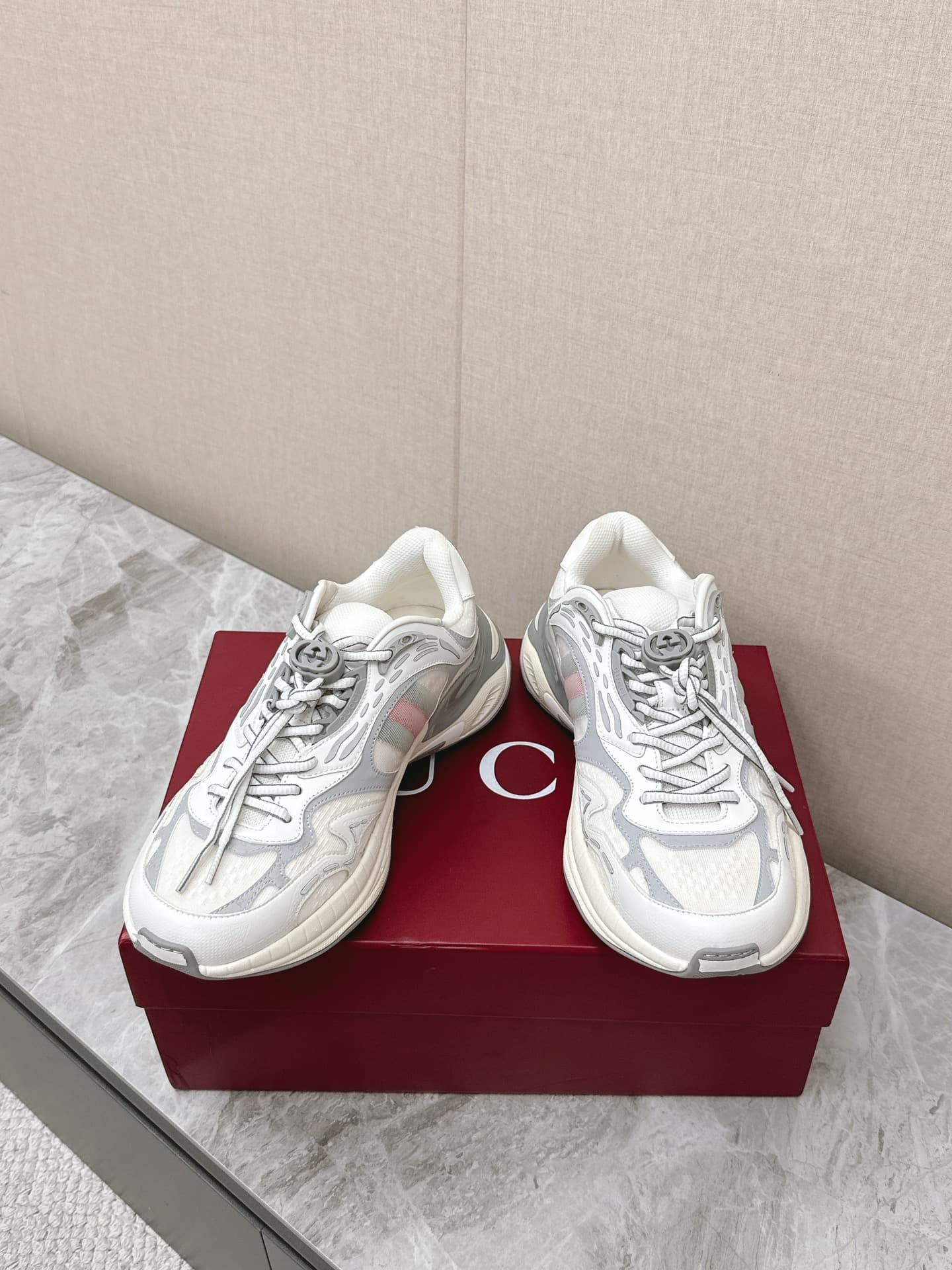 D6919 Gucci 2.0 sneakers, pair of shoes, vintage/retro, casual shoes, running shoes — image 5
