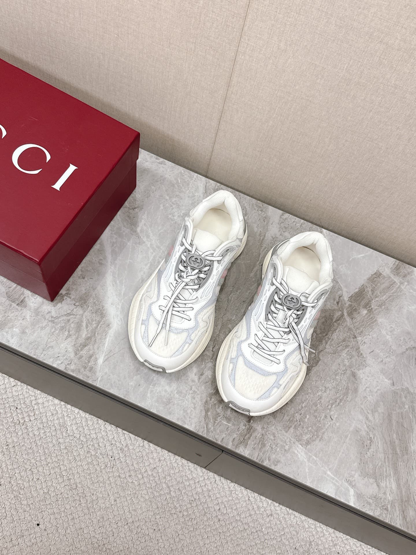 D6919 Gucci 2.0 sneakers, pair of shoes, vintage/retro, casual shoes, running shoes — image 3