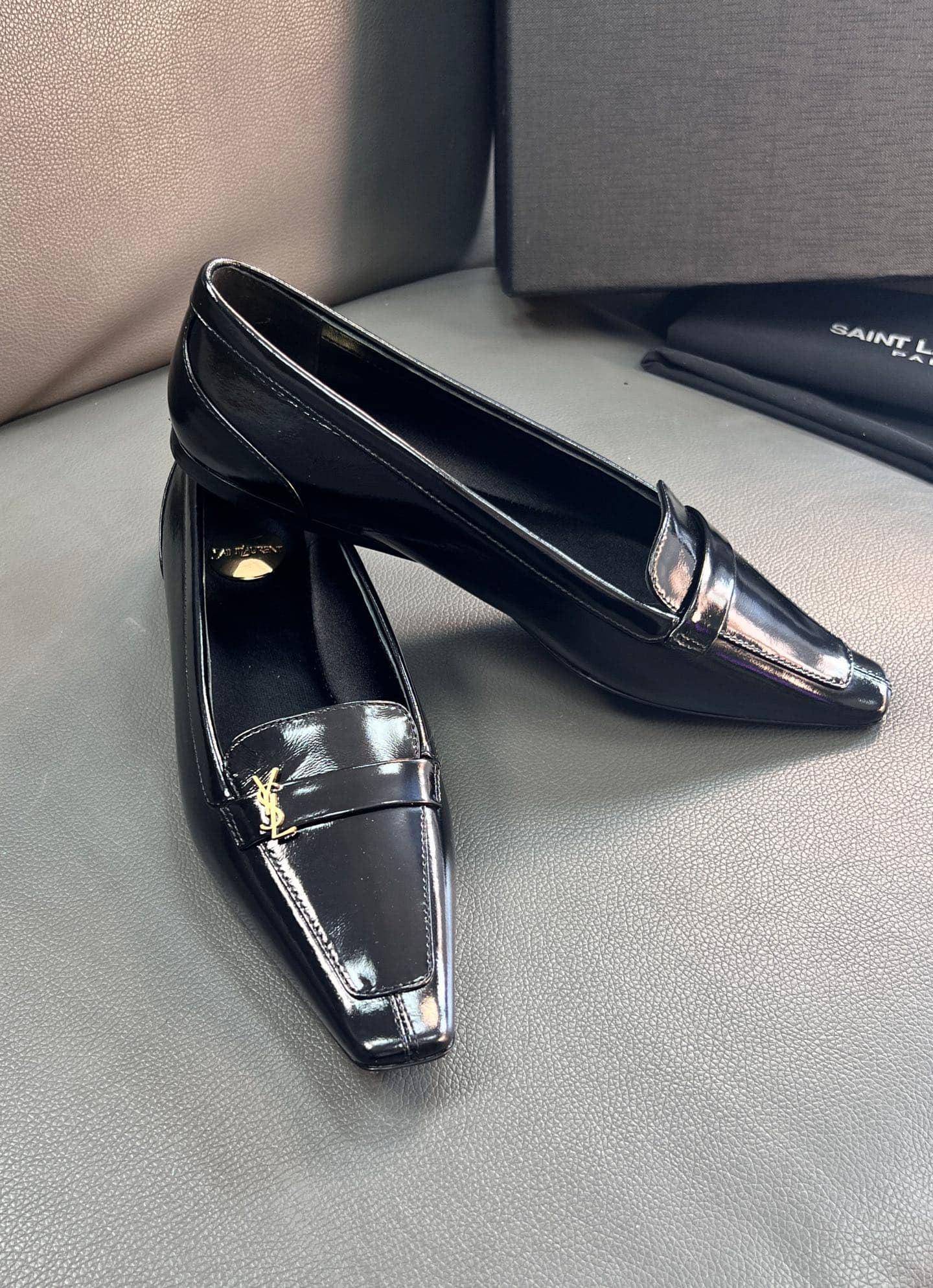 D12217 🇫🇷YSL Leif Jogging Shoes 25A, square-toe design, new style of Saint Laurent – sexy and elegant🛍🛍🛍 — image 3
