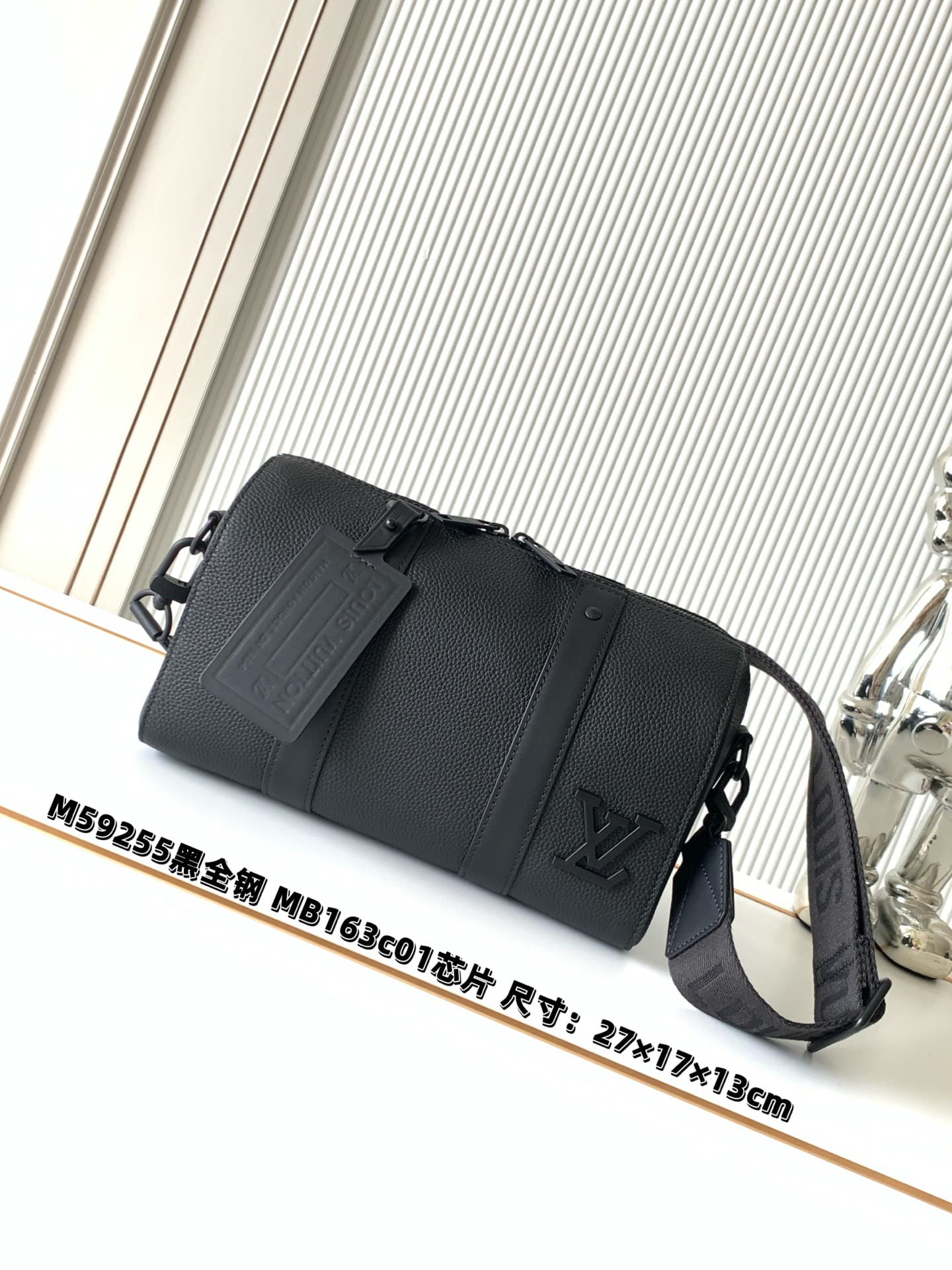 C5037 P【Full-steel hardware MB163c01 variable code chip】Premium quality with complete packaging. Model number: M59255, black color. This City Keepall handbag brings the modernist style of Louis Vuitton to the autumn collection via 2021. The Aerogram fine- — image 1