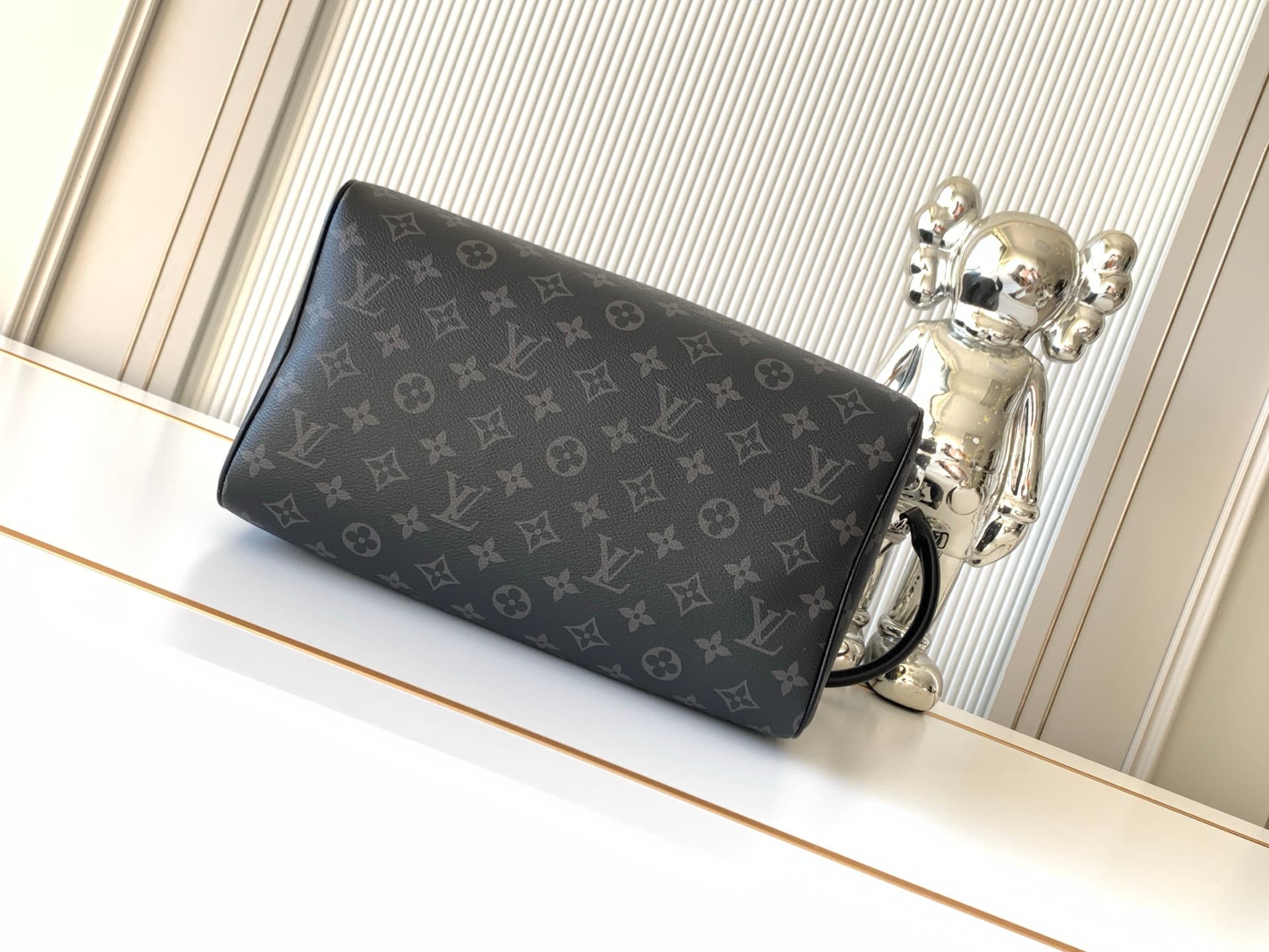 C5114 P【All-steel hardware MB163c01 variable code chip】High-grade product with complete packaging. Model number: M15102, black pattern. This model, Speedy Soft 30, handbag belongs to the LV Ski collection, featuring a classic design with Monogram Eclipse  — image 4