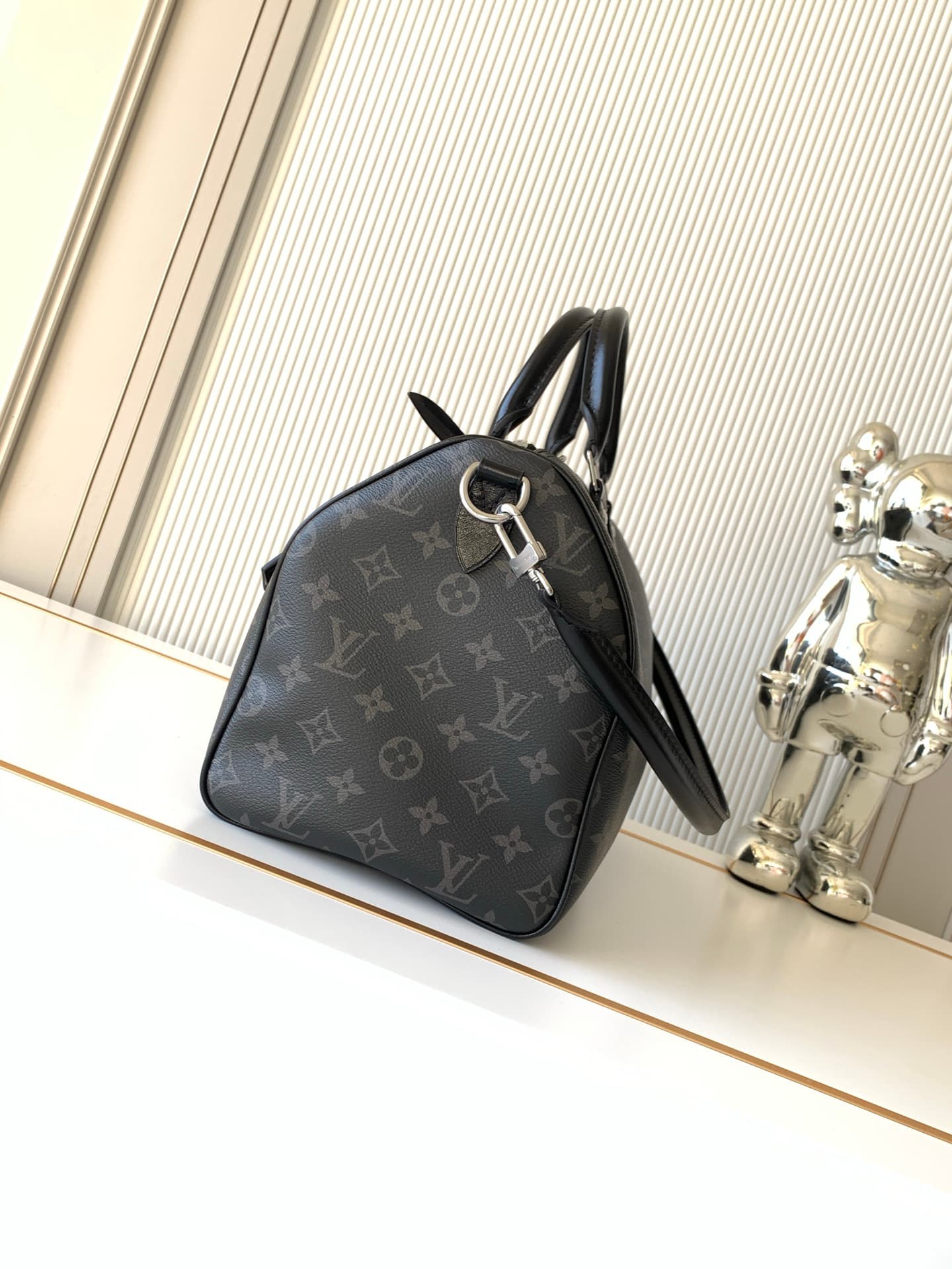 C5114 P【All-steel hardware MB163c01 variable code chip】High-grade product with complete packaging. Model number: M15102, black pattern. This model, Speedy Soft 30, handbag belongs to the LV Ski collection, featuring a classic design with Monogram Eclipse  — image 2