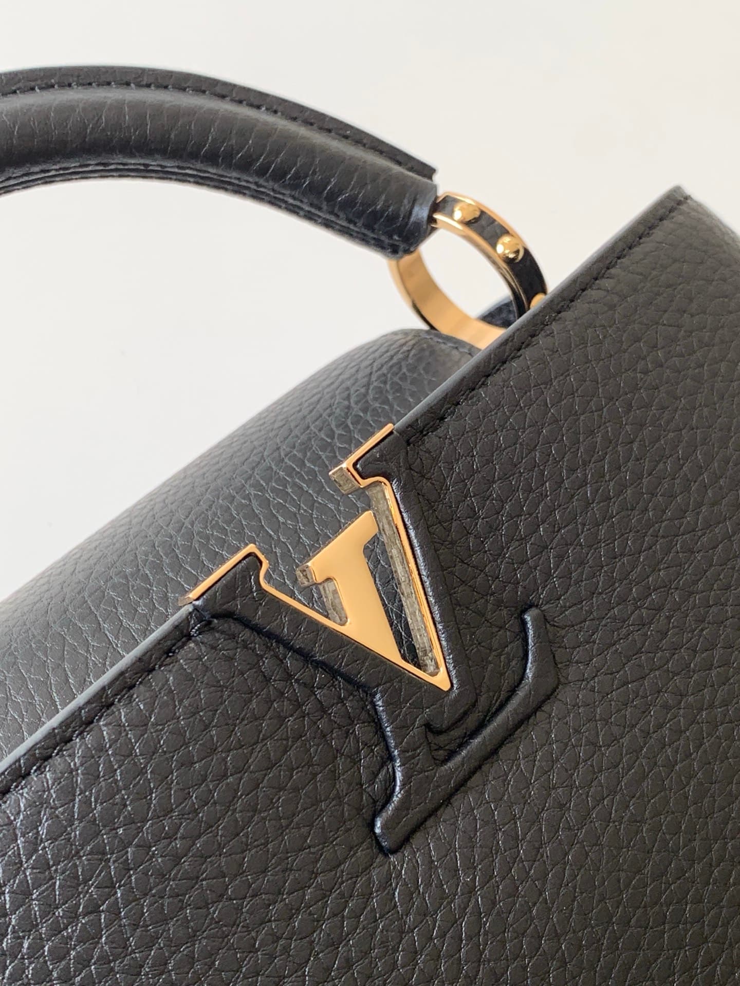 C4956 P【All-steel hardware MB163c01 variable code chip】Extra-grade product with complete packaging. CAPUCINES BB handbag, model number M24728, black color. The Capucines series of handbags originated in the year 2013, and were named after the Paris street — image 5