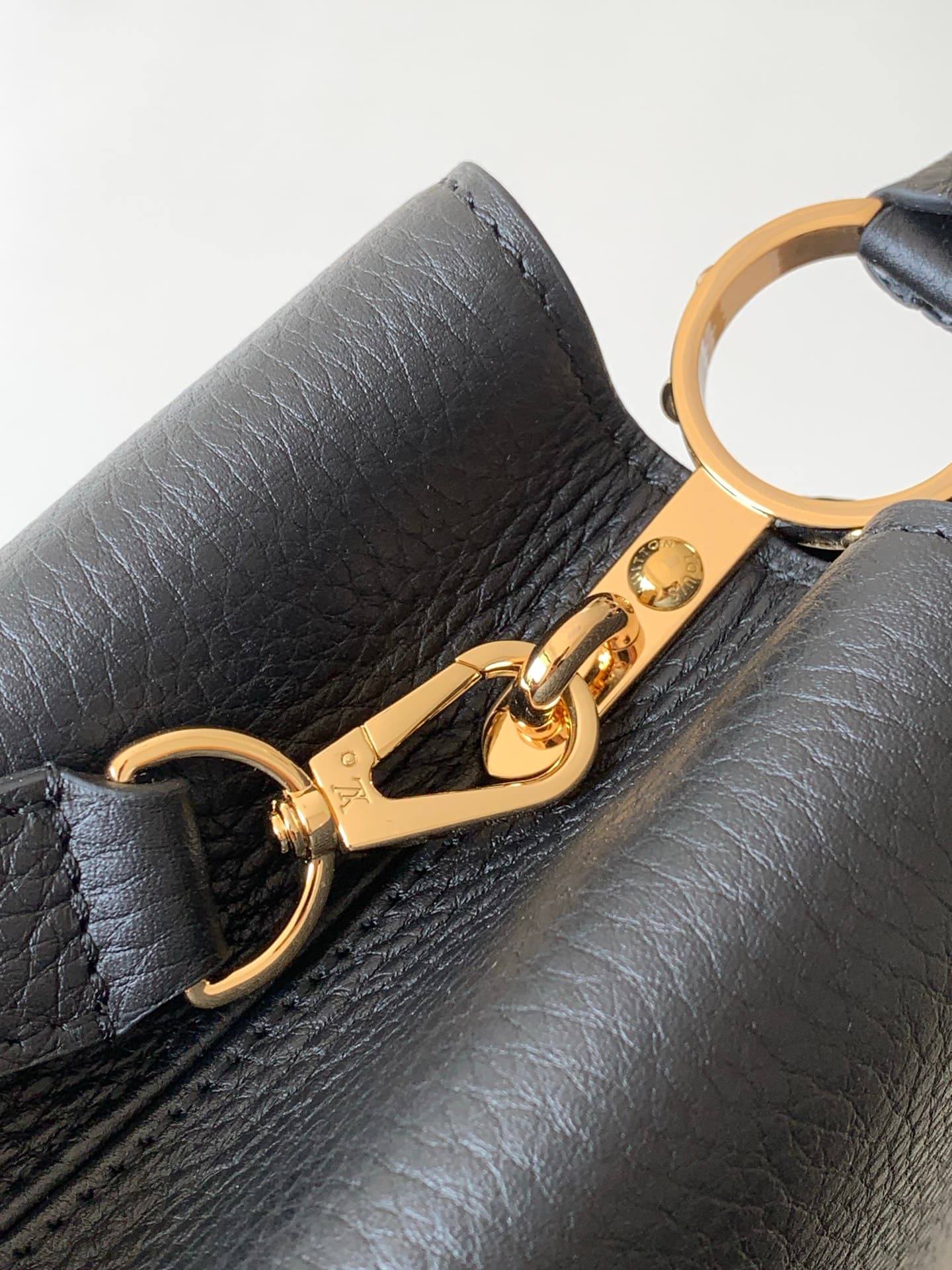 C4956 P【All-steel hardware MB163c01 variable code chip】Extra-grade product with complete packaging. CAPUCINES BB handbag, model number M24728, black color. The Capucines series of handbags originated in the year 2013, and were named after the Paris street — image 6