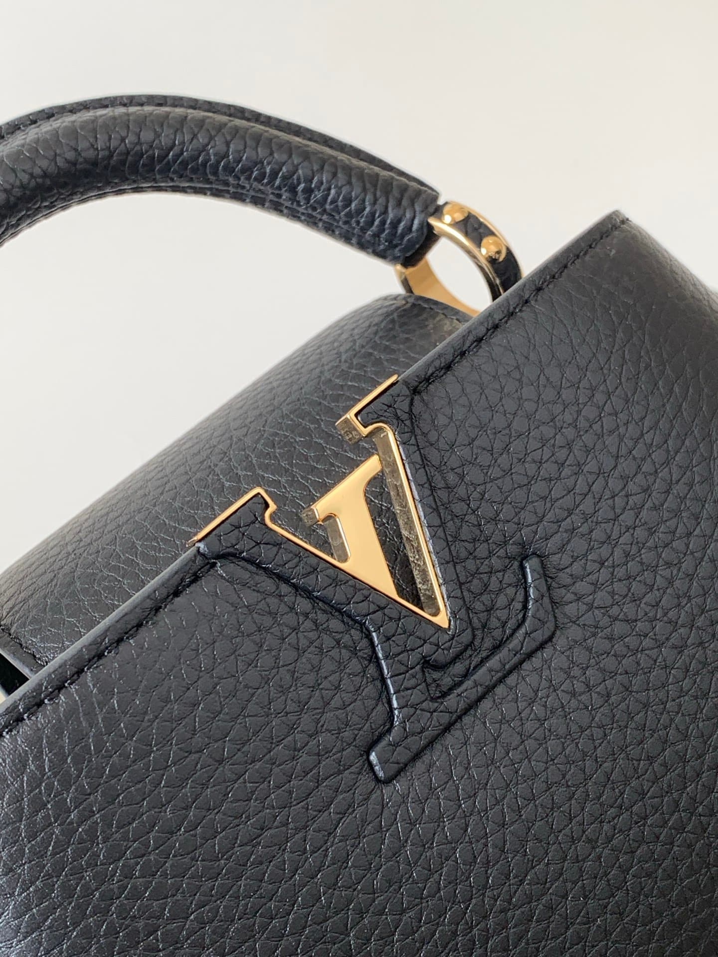 C4954 P【Full-steel hardware, MB163c01 variable code chip】High-quality product with complete packaging. CAPUCINES mini handbag, model number M24729, black color. This Capucines mini handbag is made of fine-quality Taurillon leather, with shiny handles and  — image 5