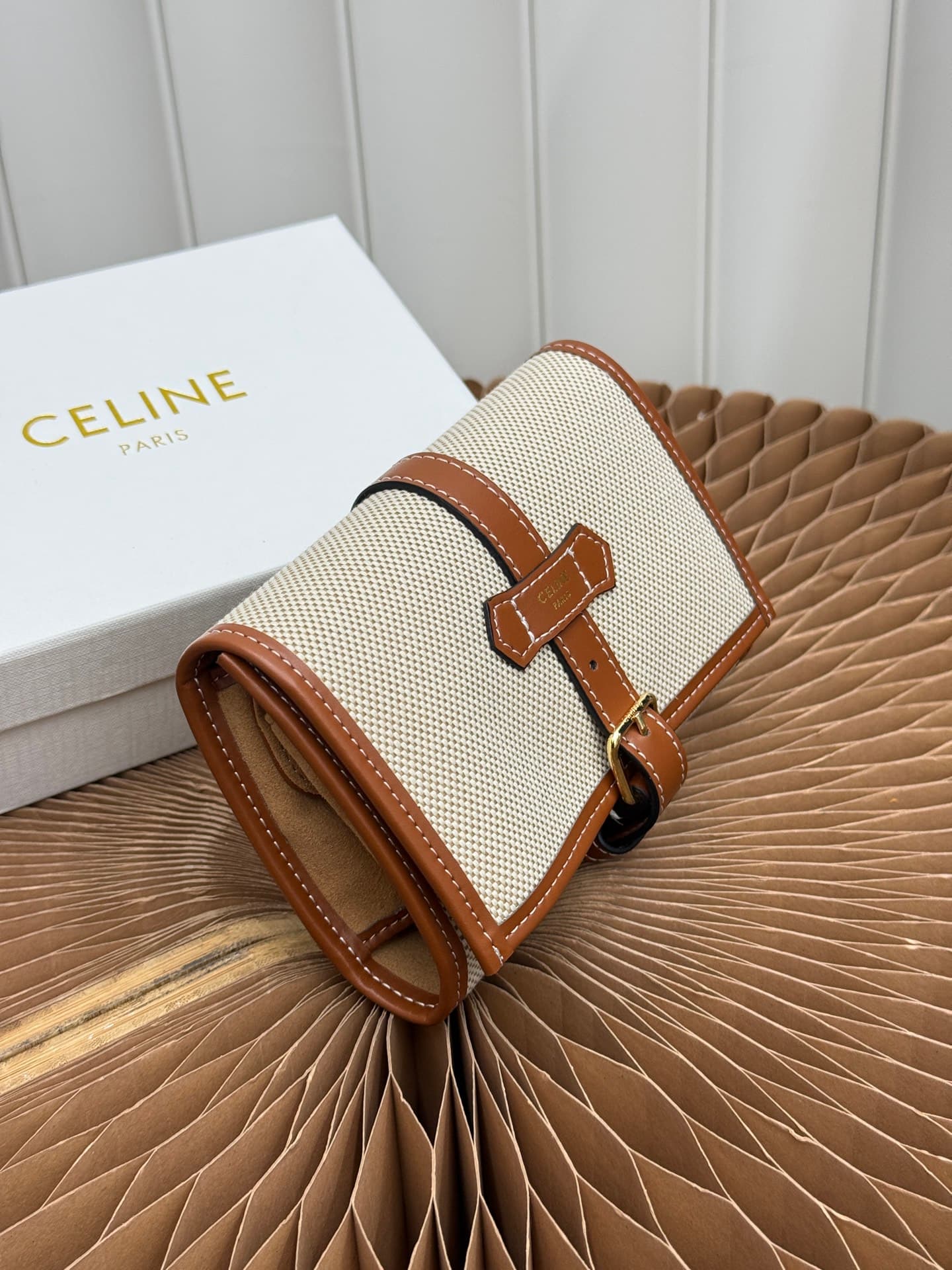 C411 CELINE fabric and cowhide jewelry bag — image 2