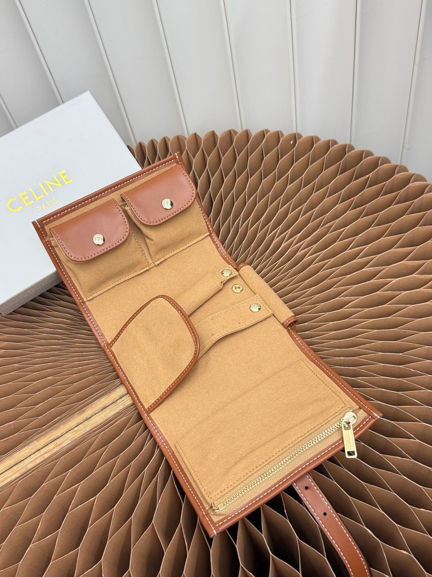 C411 CELINE fabric and cowhide jewelry bag — image 8