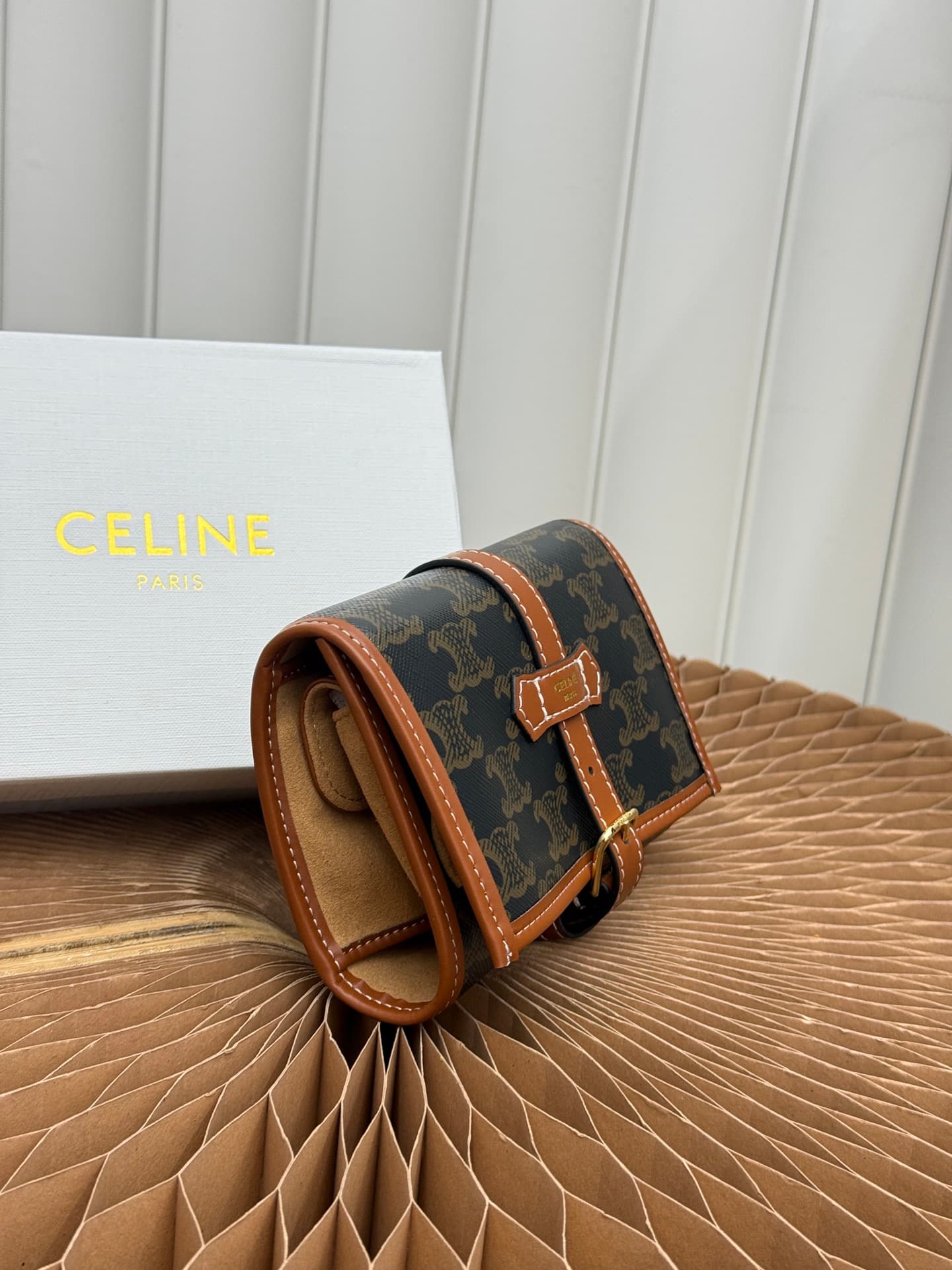 C410 CELINE fabric and cowhide jewelry bag — image 2