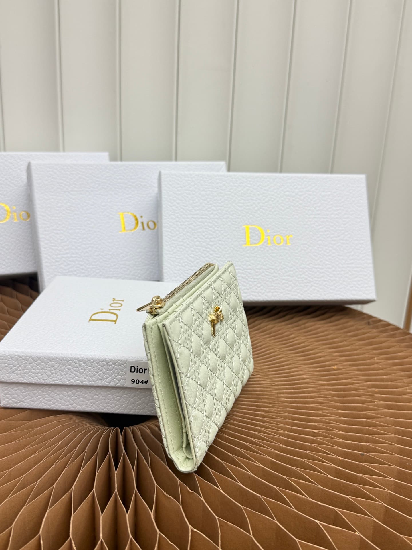 C402 Baby Bow Begonia silver bag combines elegant style with high practicality. The black mini twill pattern in lambskin, along with delicate bow details, offers a clever new interpretation of the classic brand’s theme design. This essential daily accesso — image 2