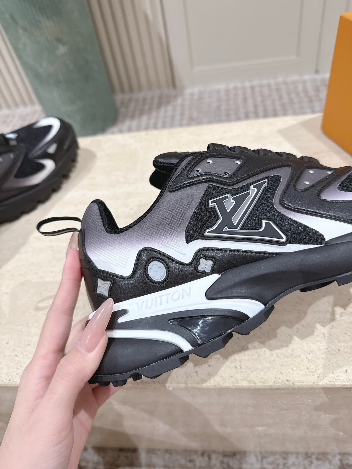 D9242 Top version: Men’s model — image 8
