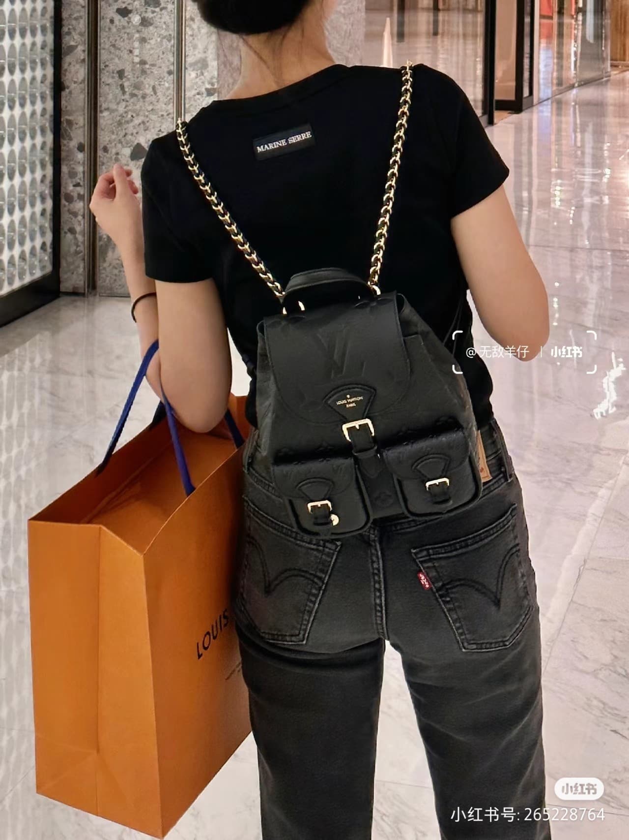 C5026 Lv shoulder bag excursion black upper body picture — image 3