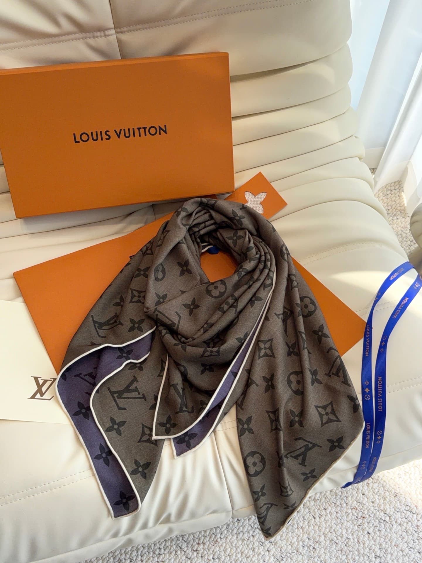 C30658 LV 140 shawl — image 5