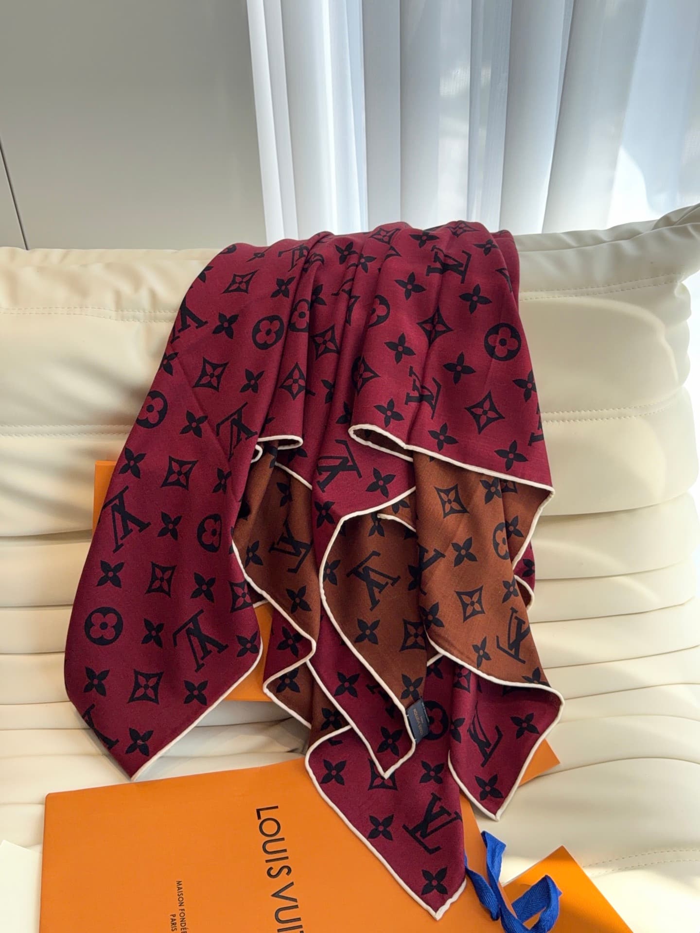C30657 LV 140 Shawl — image 3