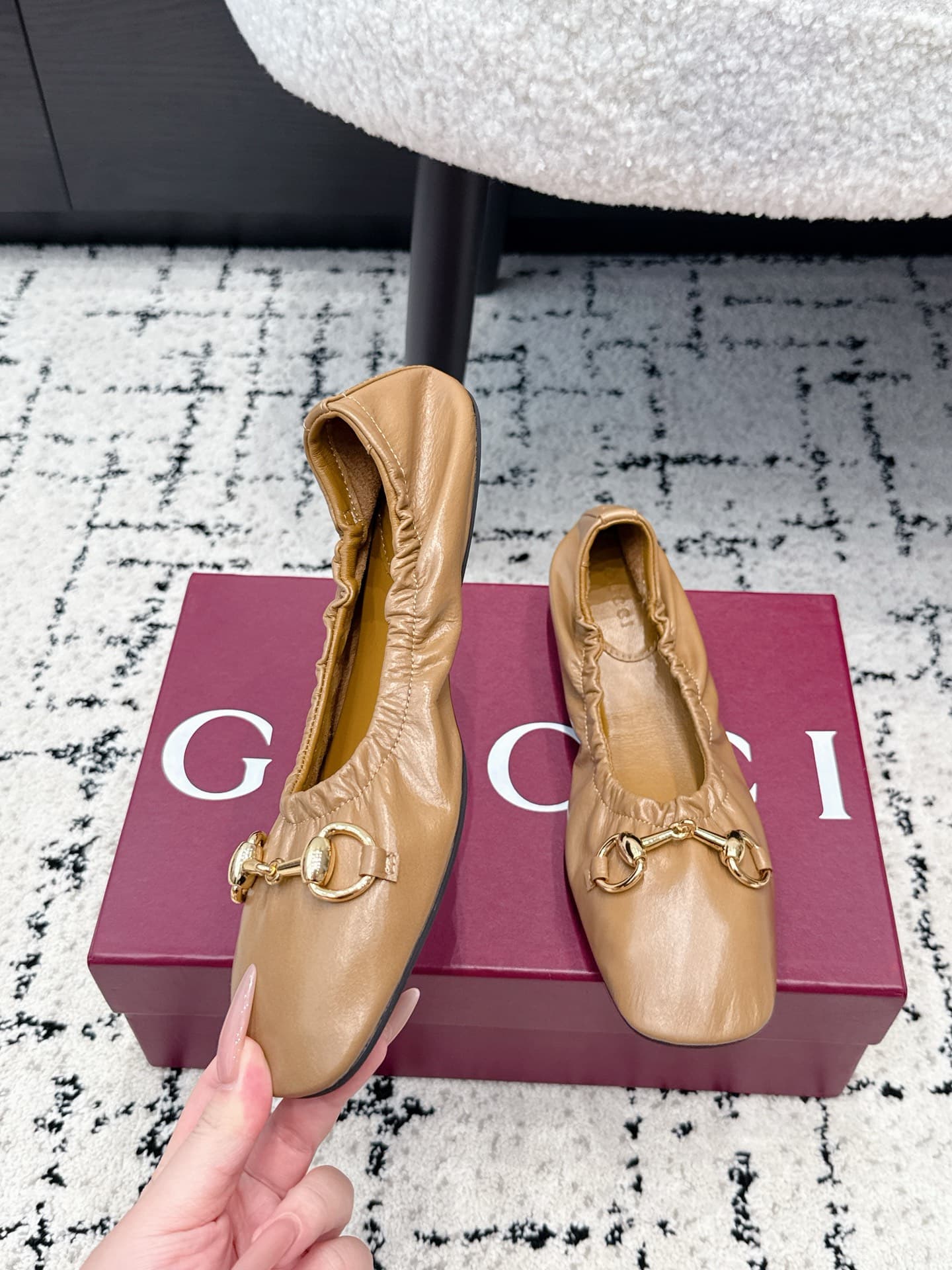 D7132 Gucci 26/ Prima Series Ballet Shoes: Classic Metal Buckle, Stretch Laces, Flat Dance Shoes, Single-Shaped — image 4