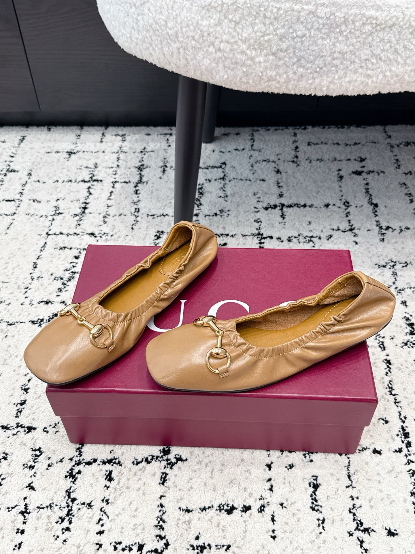 D7132 Gucci 26/ Prima Series Ballet Shoes: Classic Metal Buckle, Stretch Laces, Flat Dance Shoes, Single-Shaped — image 3