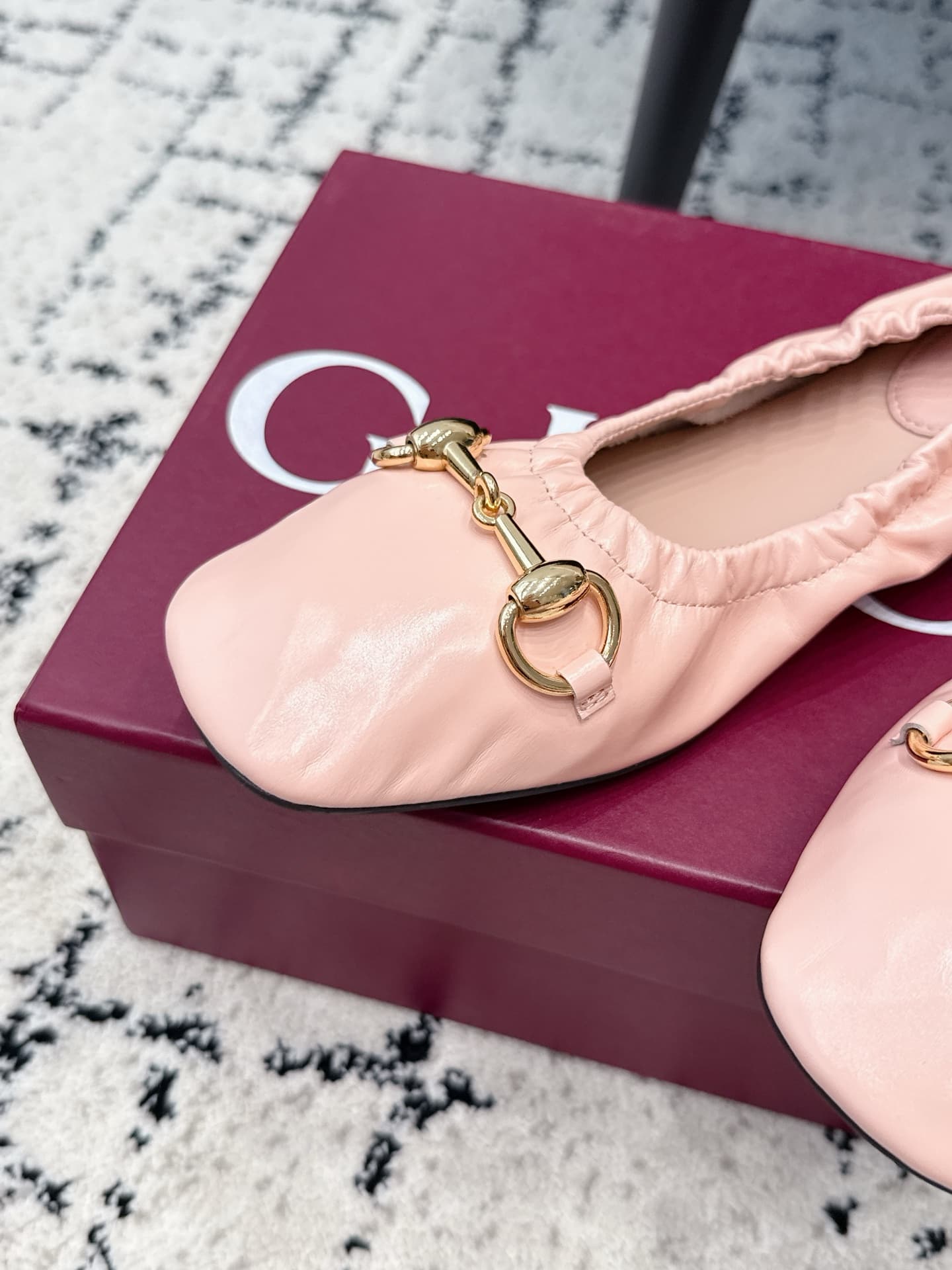 D7130 Gucci 26/ Prima Series Ballet Shoes: Classic Metal Buckle, Elastic Band, Flat Dance Shoes, Single Shoe — image 8