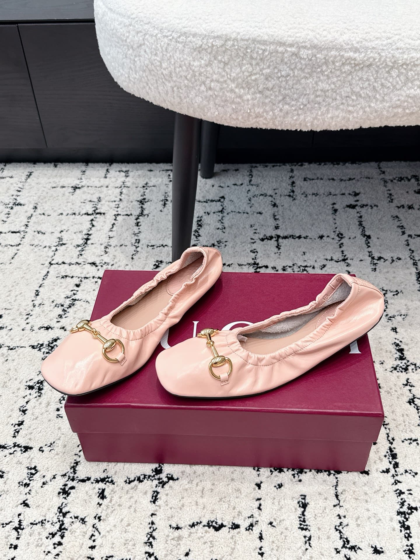 D7130 Gucci 26/ Prima Series Ballet Shoes: Classic Metal Buckle, Elastic Band, Flat Dance Shoes, Single Shoe — image 3