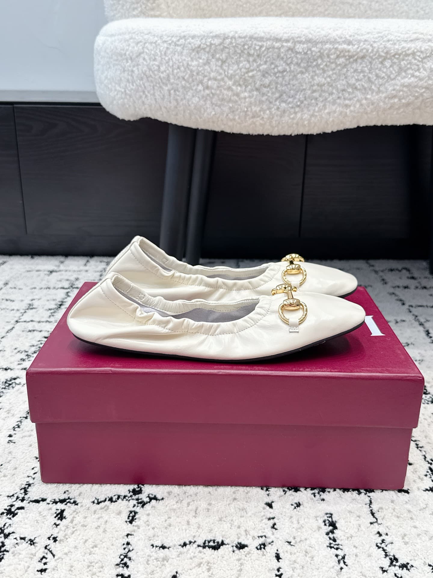 D7129 Gucci 26/ Prima Series Ballet Shoes: Classic Metal Buckle, Stretch Band, Flat Dance Shoes, Single Shoe — image 2