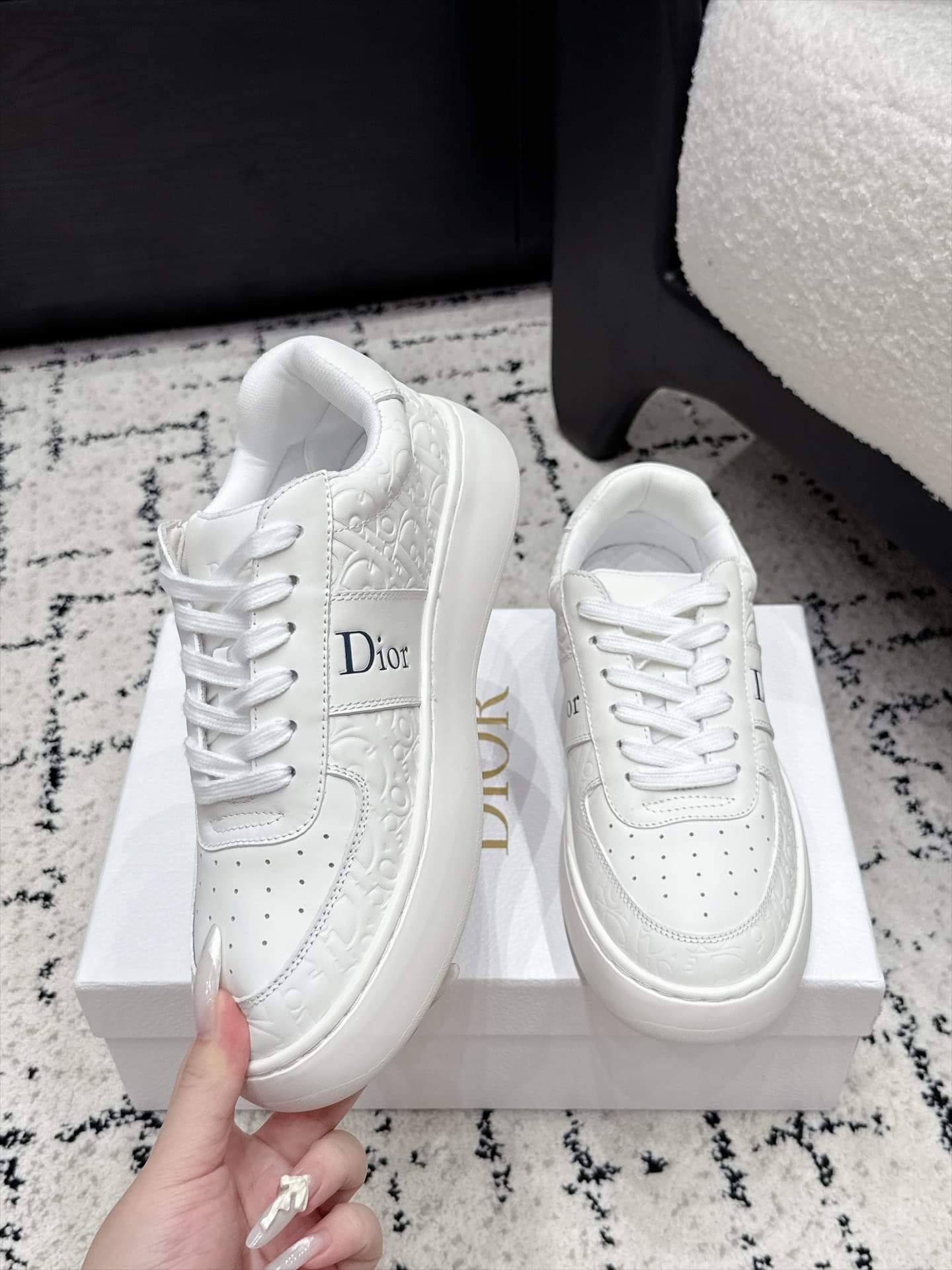 D5737 Dior 26/ Dior’s new casual shoes, with patterns and white-colored soles — image 4