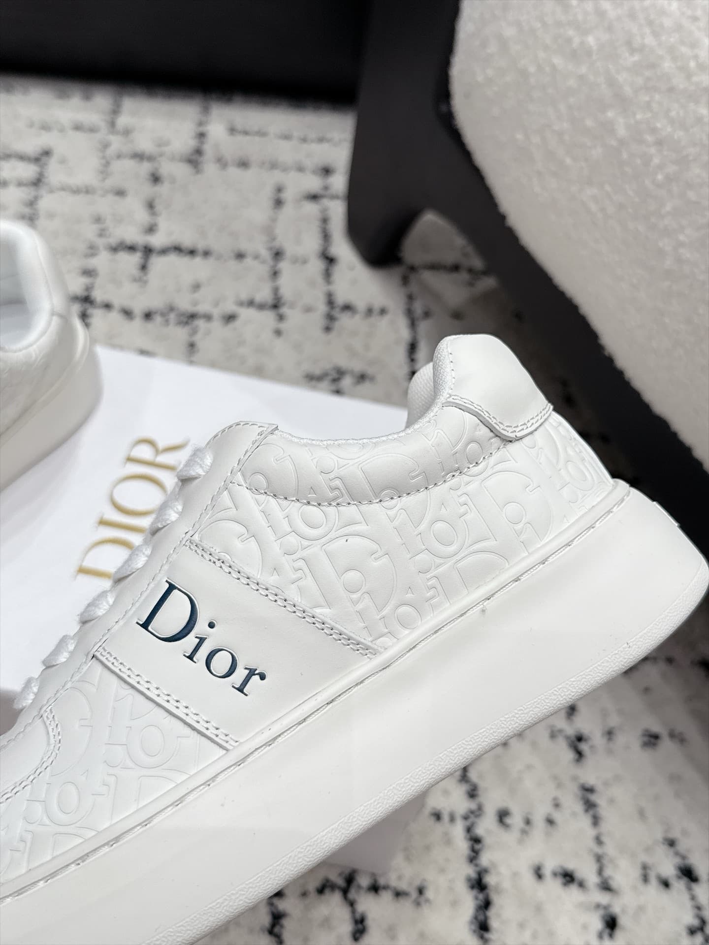 D5737 Dior 26/ Dior’s new casual shoes, with patterns and white-colored soles — image 6