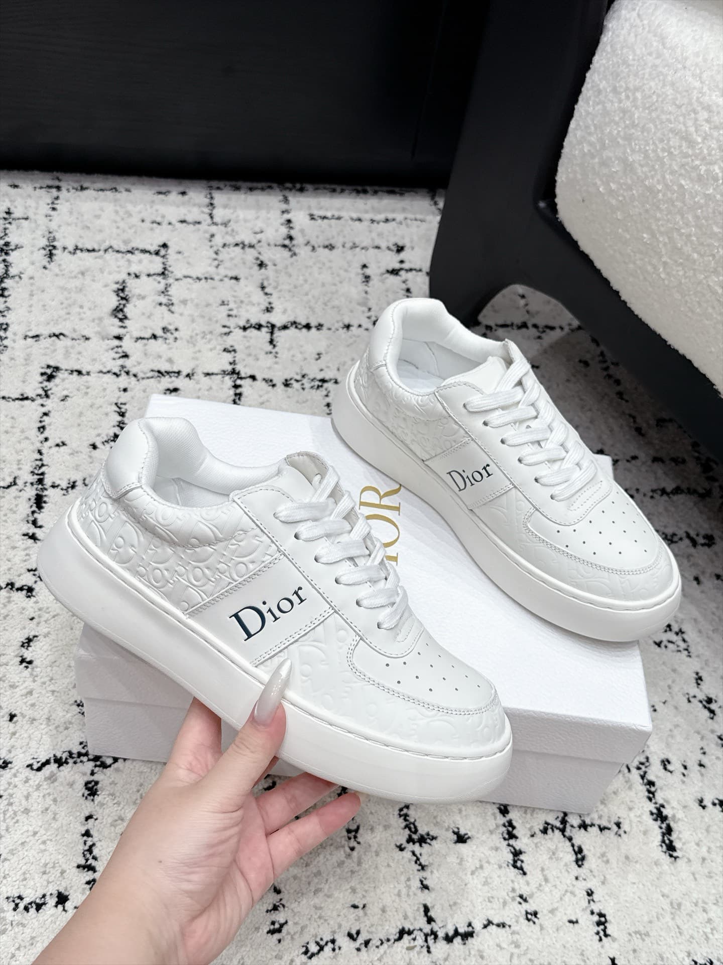 D5737 Dior 26/ Dior’s new casual shoes, with patterns and white-colored soles — image 5