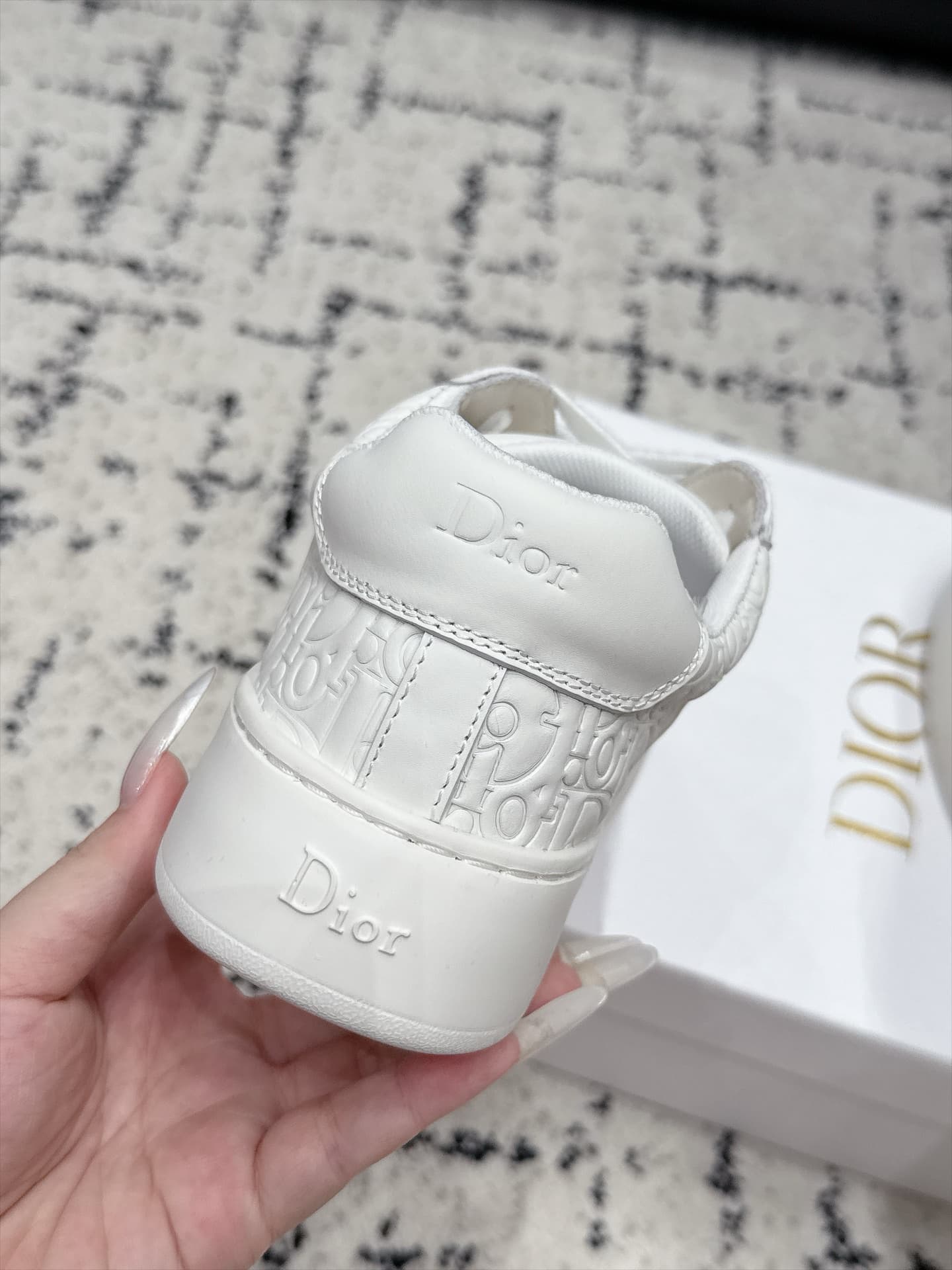 D5737 Dior 26/ Dior’s new casual shoes, with patterns and white-colored soles — image 8