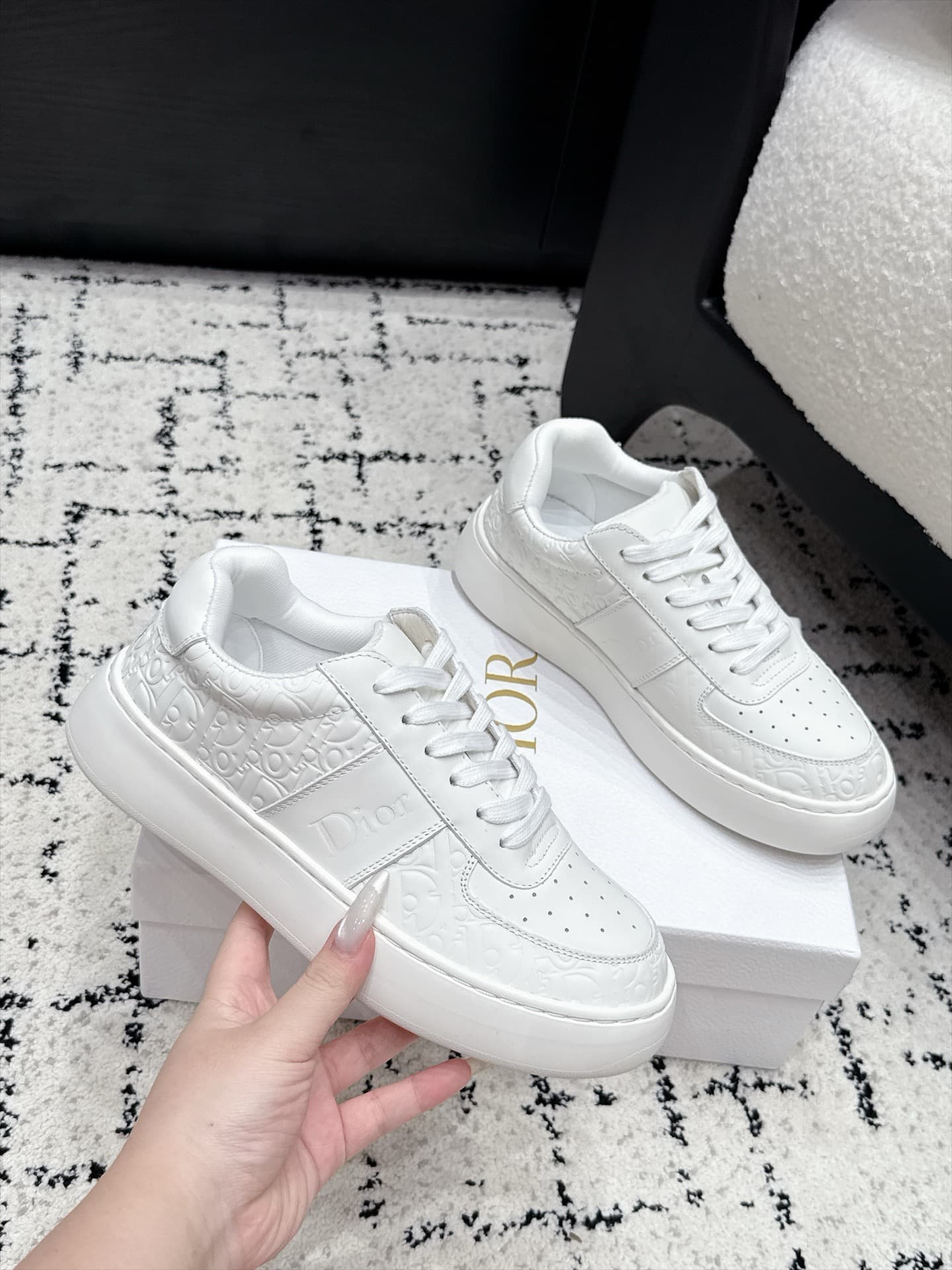 D5736 Dior 26/ Dior’s new casual shoes, with patterns and white-colored soles — image 5