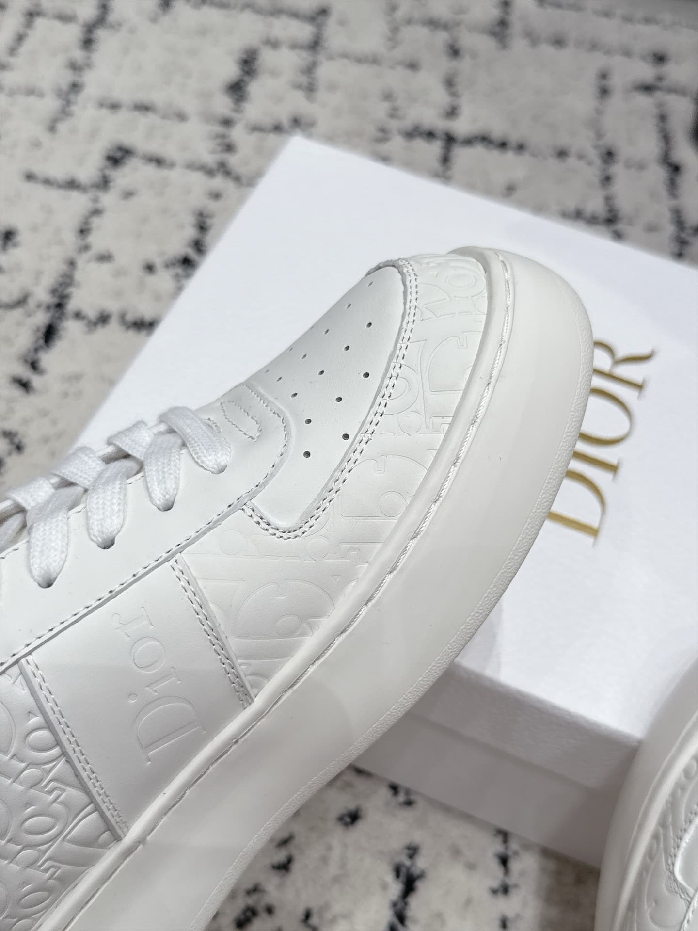 D5736 Dior 26/ Dior’s new casual shoes, with patterns and white-colored soles — image 8