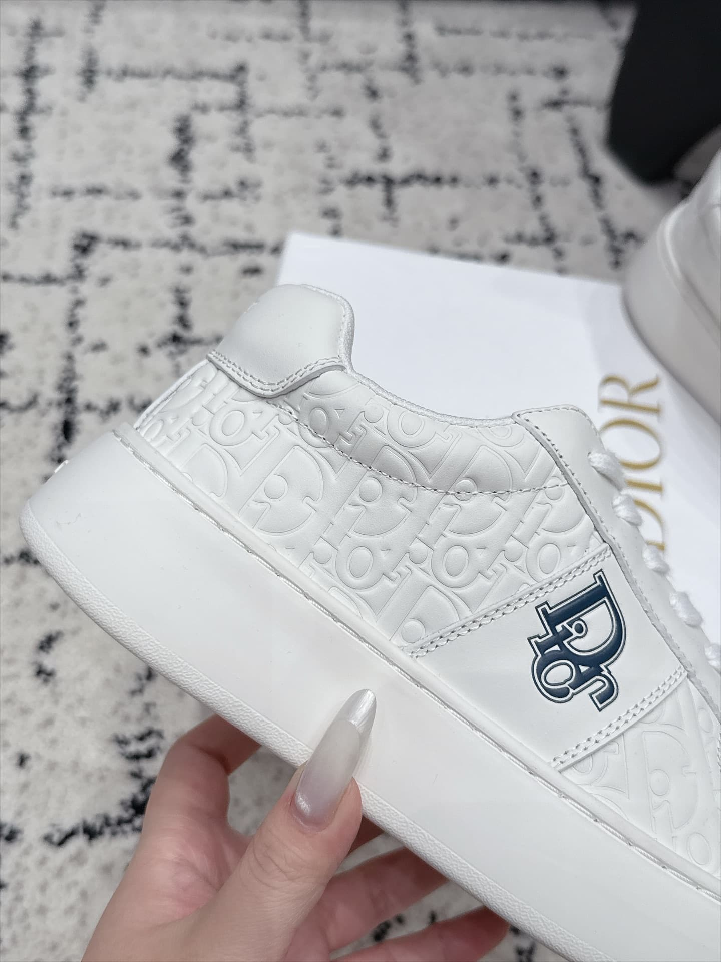 D5735 Dior 26/ Dior’s new casual shoes, with embossing, white-colored shoes, board shoes — image 8