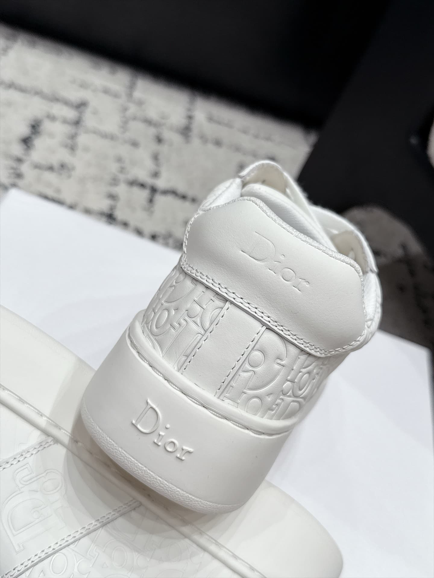 D5734 Dior 26/ Dior’s new casual shoes, with patterns and white-colored soles — image 8