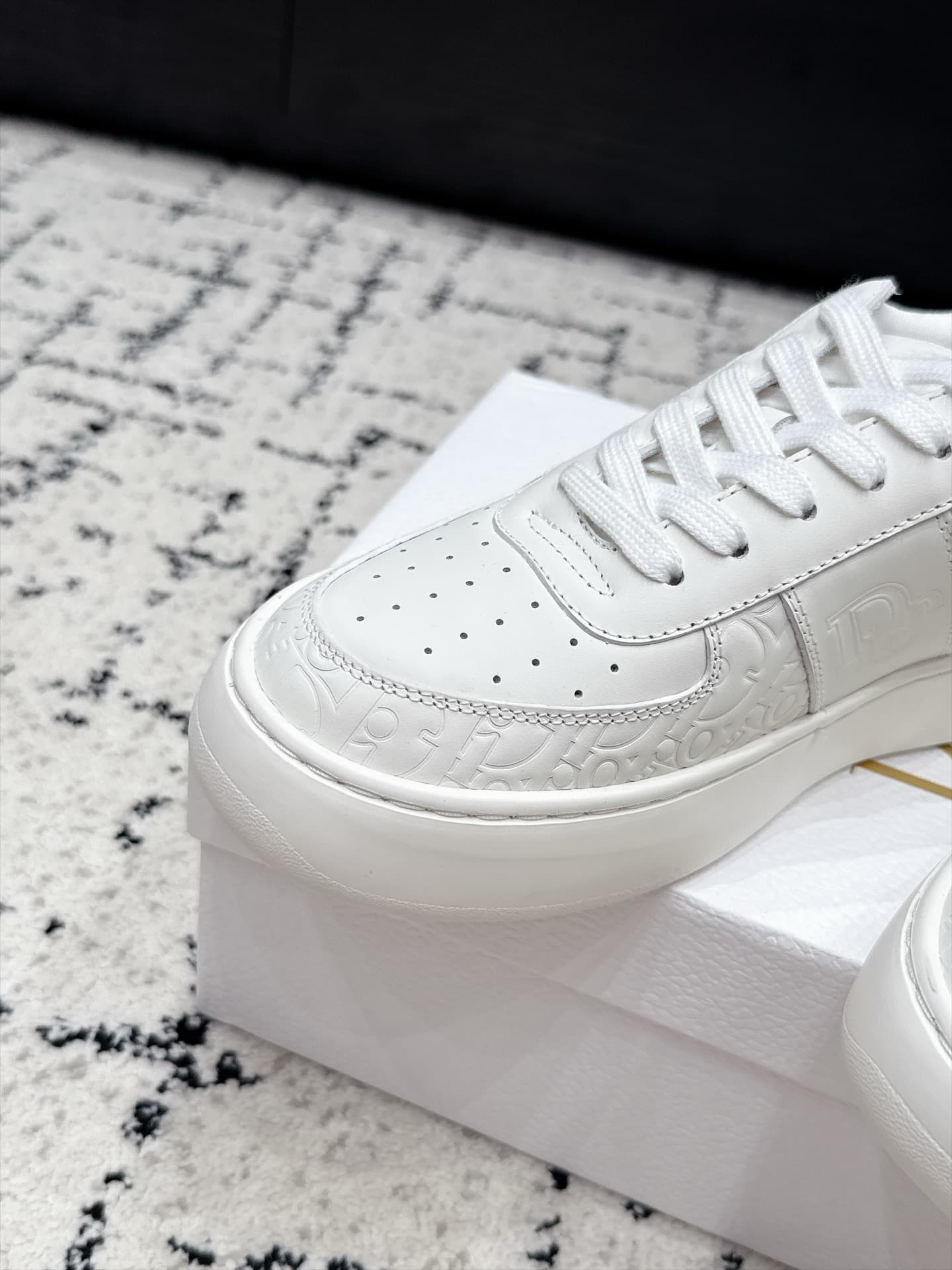 D5734 Dior 26/ Dior’s new casual shoes, with patterns and white-colored soles — image 7