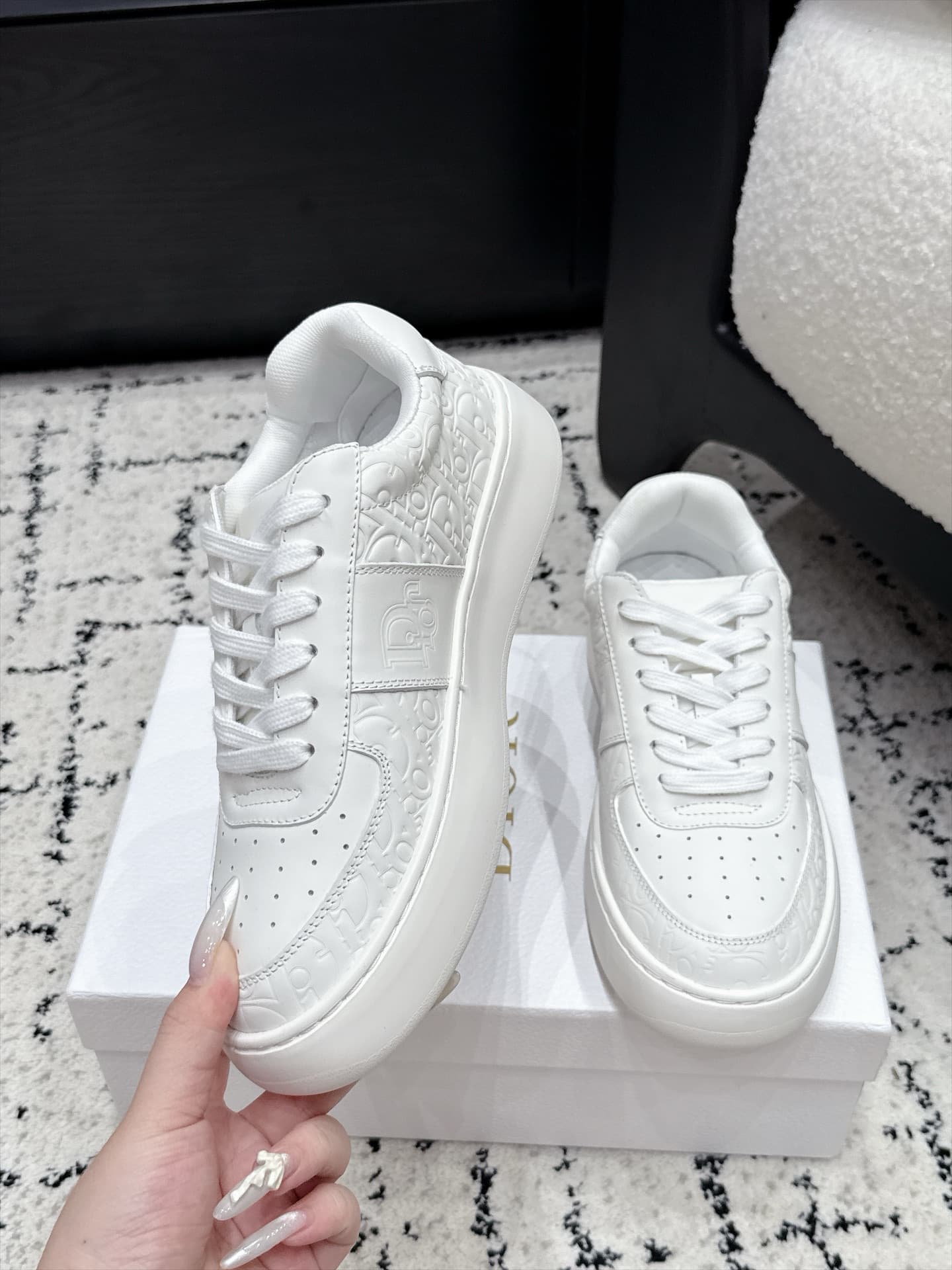 D5734 Dior 26/ Dior’s new casual shoes, with patterns and white-colored soles — image 4