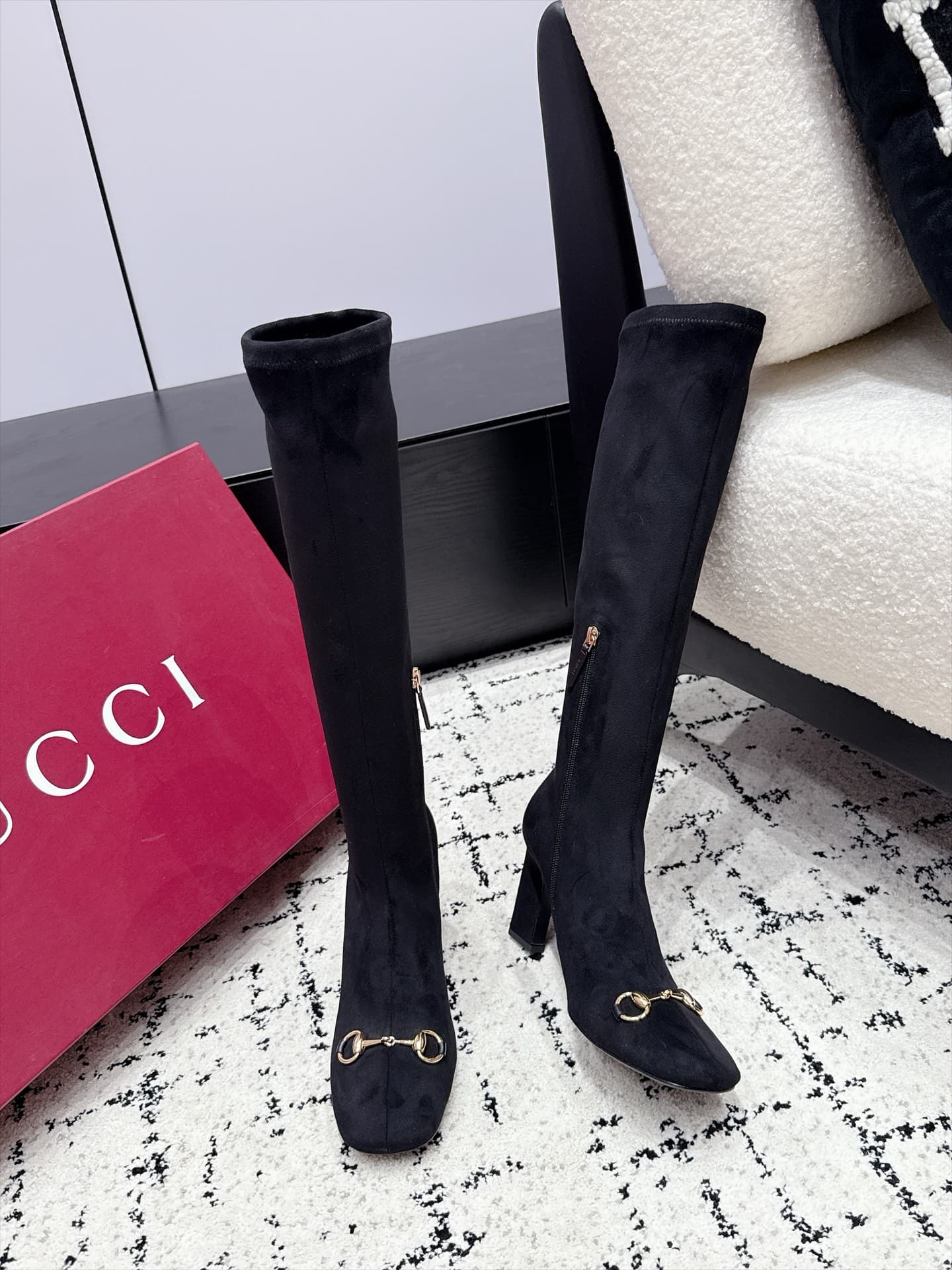 D7033 Gucci 29/ Early Autumn/Winter New Arrivals: Signora Series buckle and knee-high elastic boots — image 4