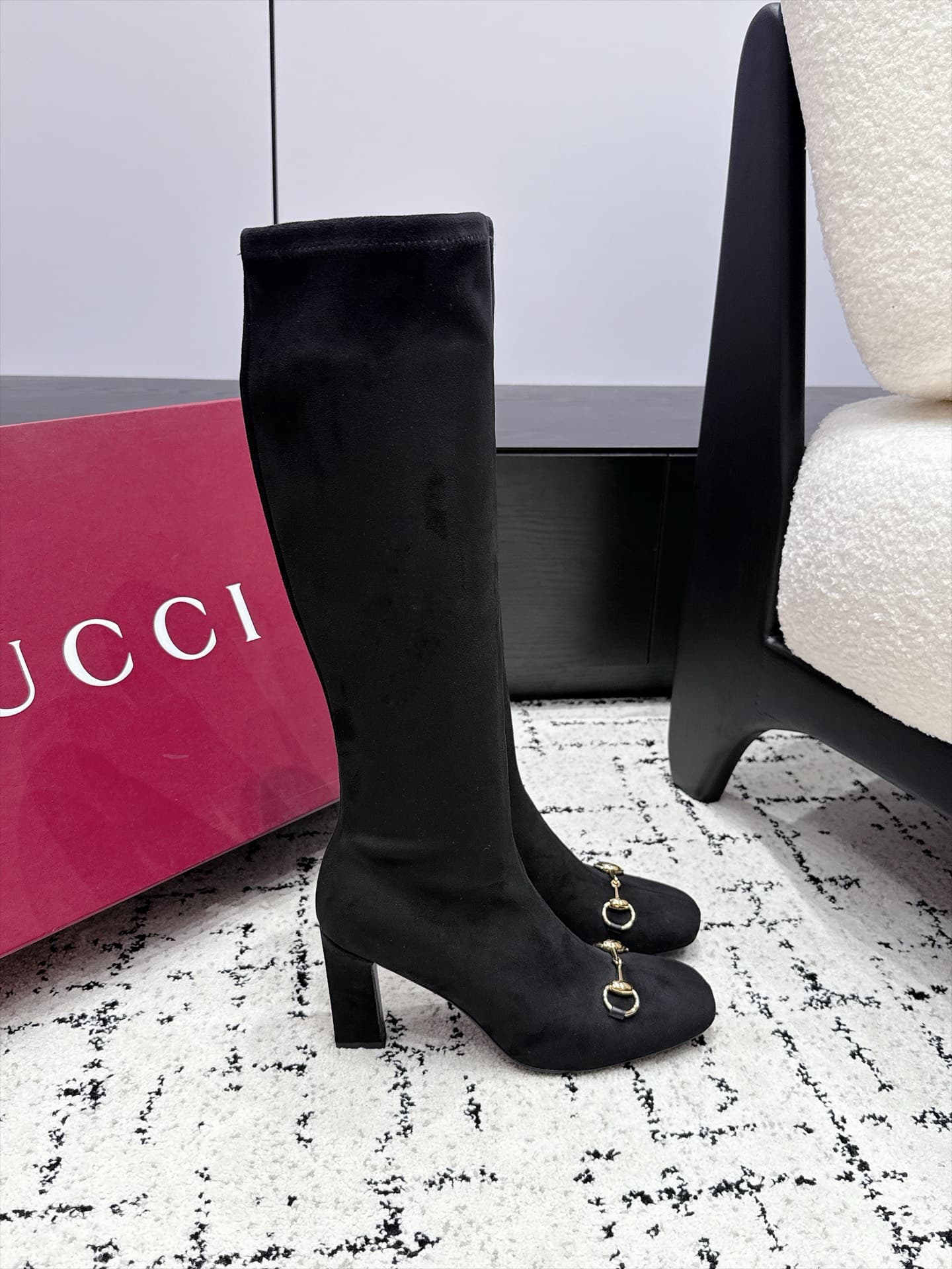 D7033 Gucci 29/ Early Autumn/Winter New Arrivals: Signora Series buckle and knee-high elastic boots — image 2