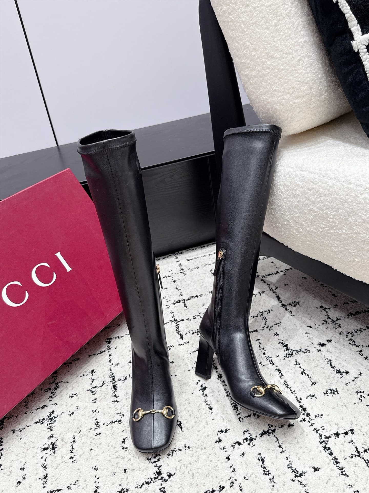 D7032 Gucci 29/ Early Autumn/Winter New Arrivals: Signora Series buckle and knee-high elastic boots — image 4