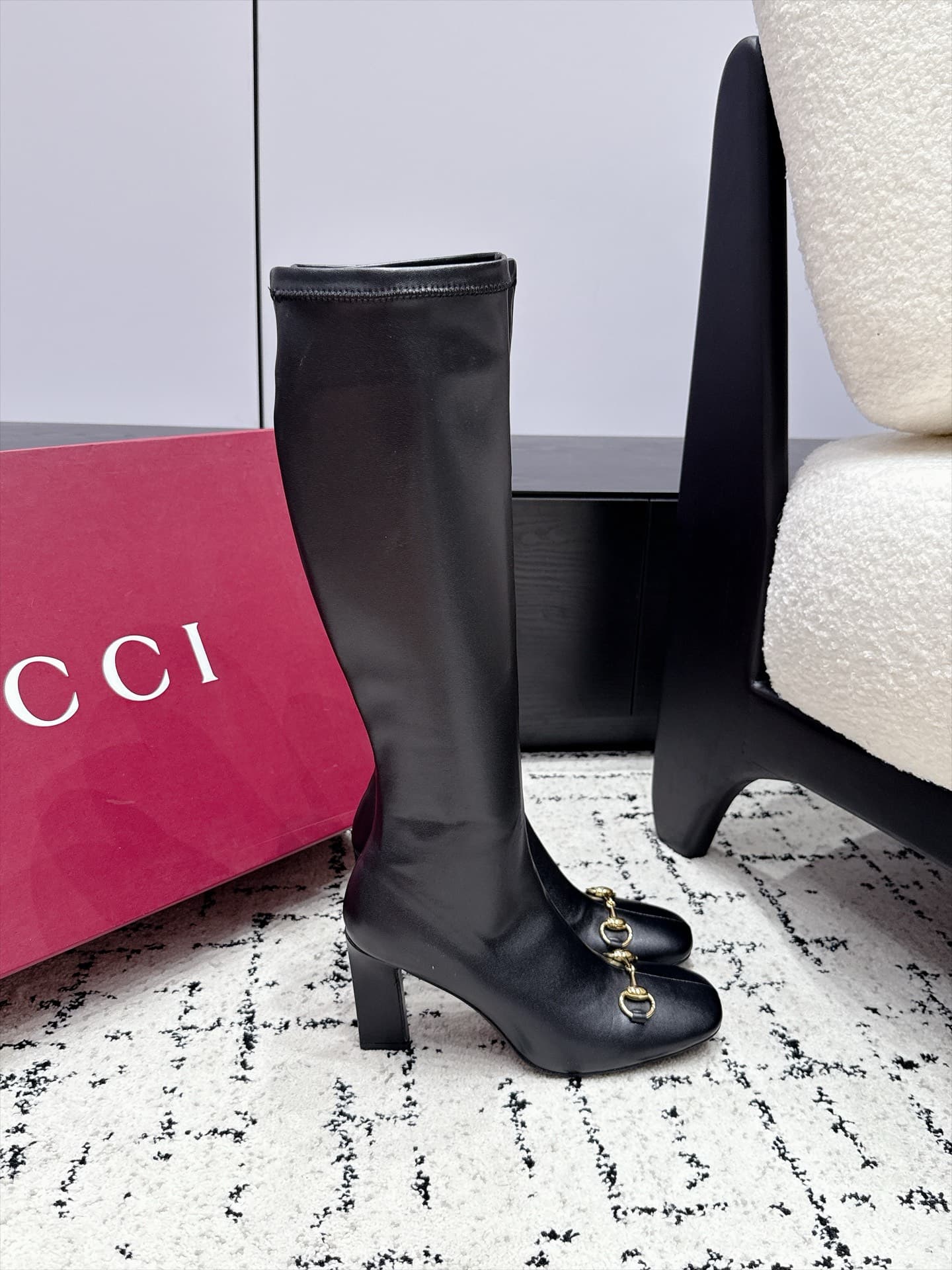 D7032 Gucci 29/ Early Autumn/Winter New Arrivals: Signora Series buckle and knee-high elastic boots — image 2