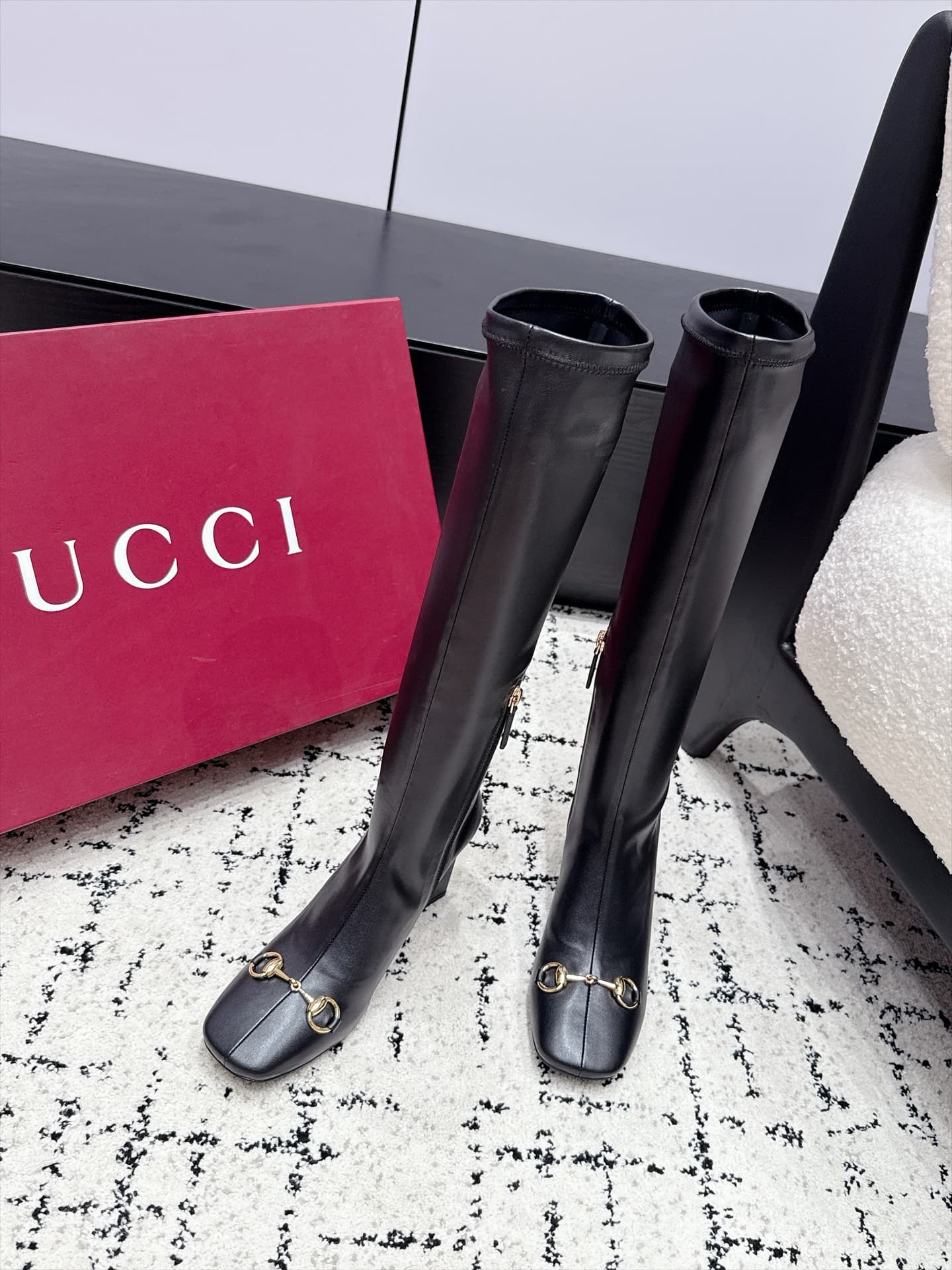 D7032 Gucci 29/ Early Autumn/Winter New Arrivals: Signora Series buckle and knee-high elastic boots — image 5