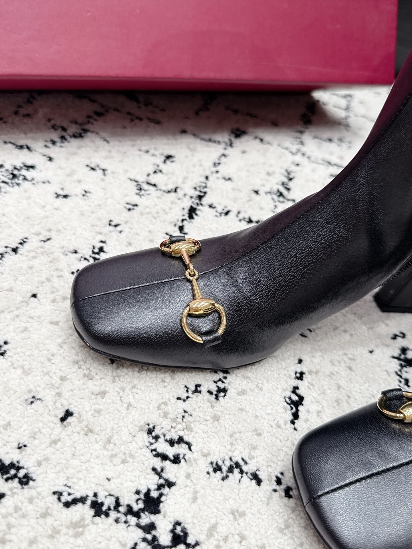 D7032 Gucci 29/ Early Autumn/Winter New Arrivals: Signora Series buckle and knee-high elastic boots — image 6