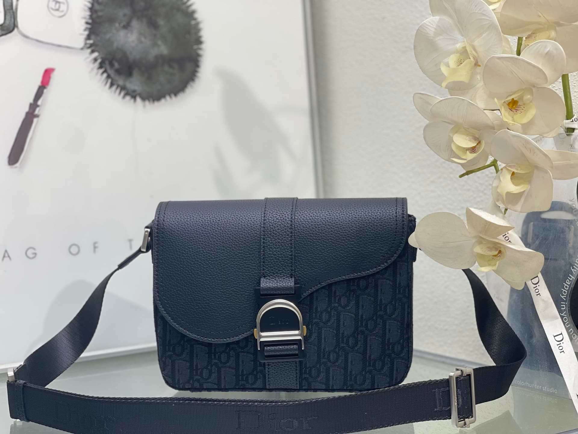 C1842 ❤️ This Heritage saddle-top messenger bag is stylish and unique in design. It’s… — image 1
